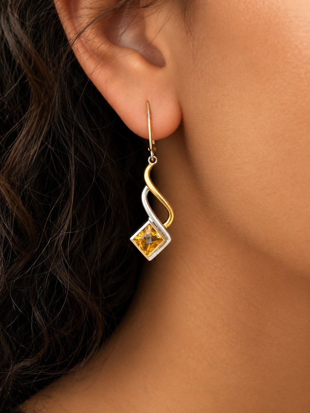 Handcrafted 925 sterling silver Earring with citrine