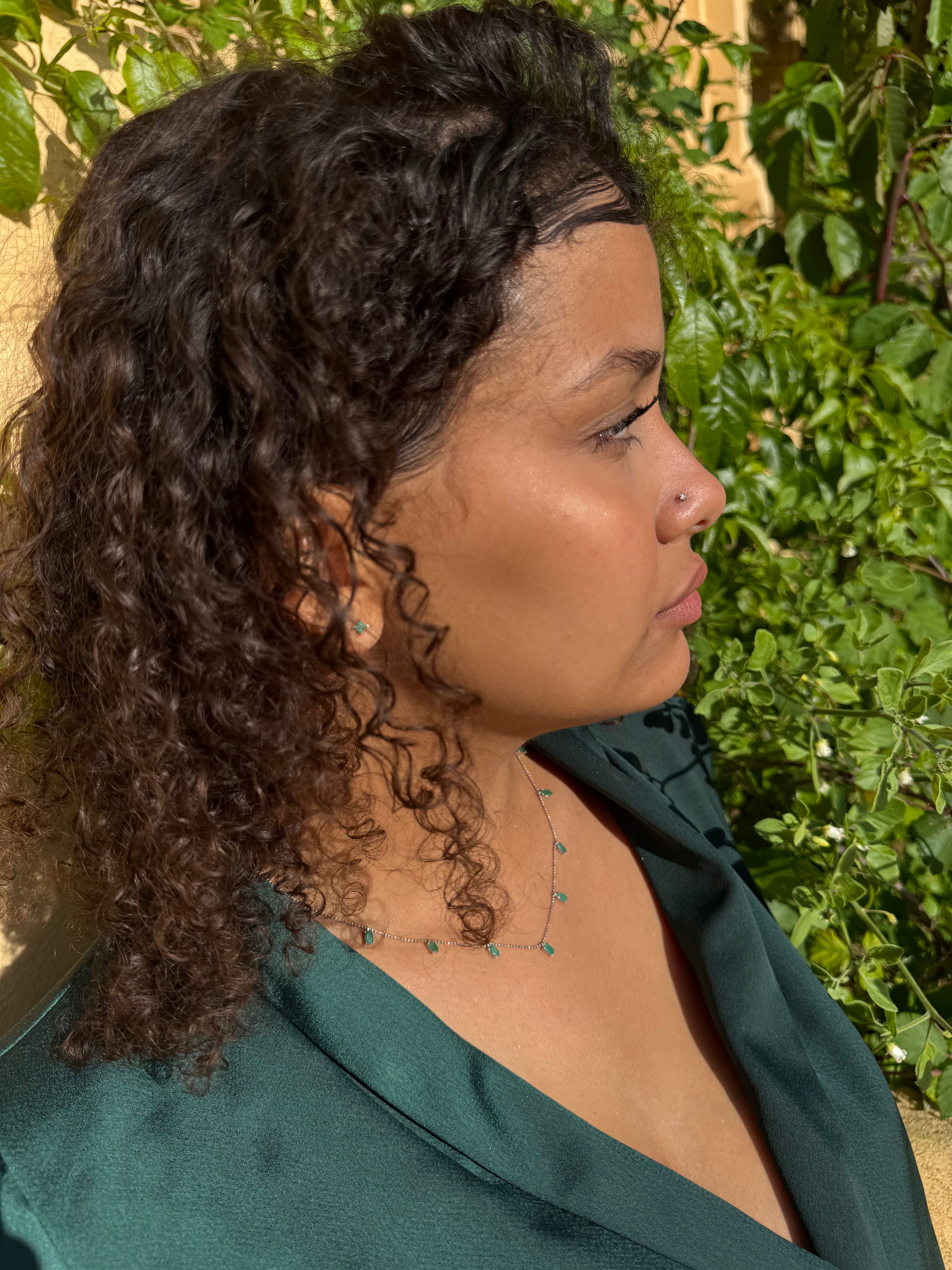 Colar Esmeralda Intemporal | Prata de Lei com 15 Esmeraldas Facetadas