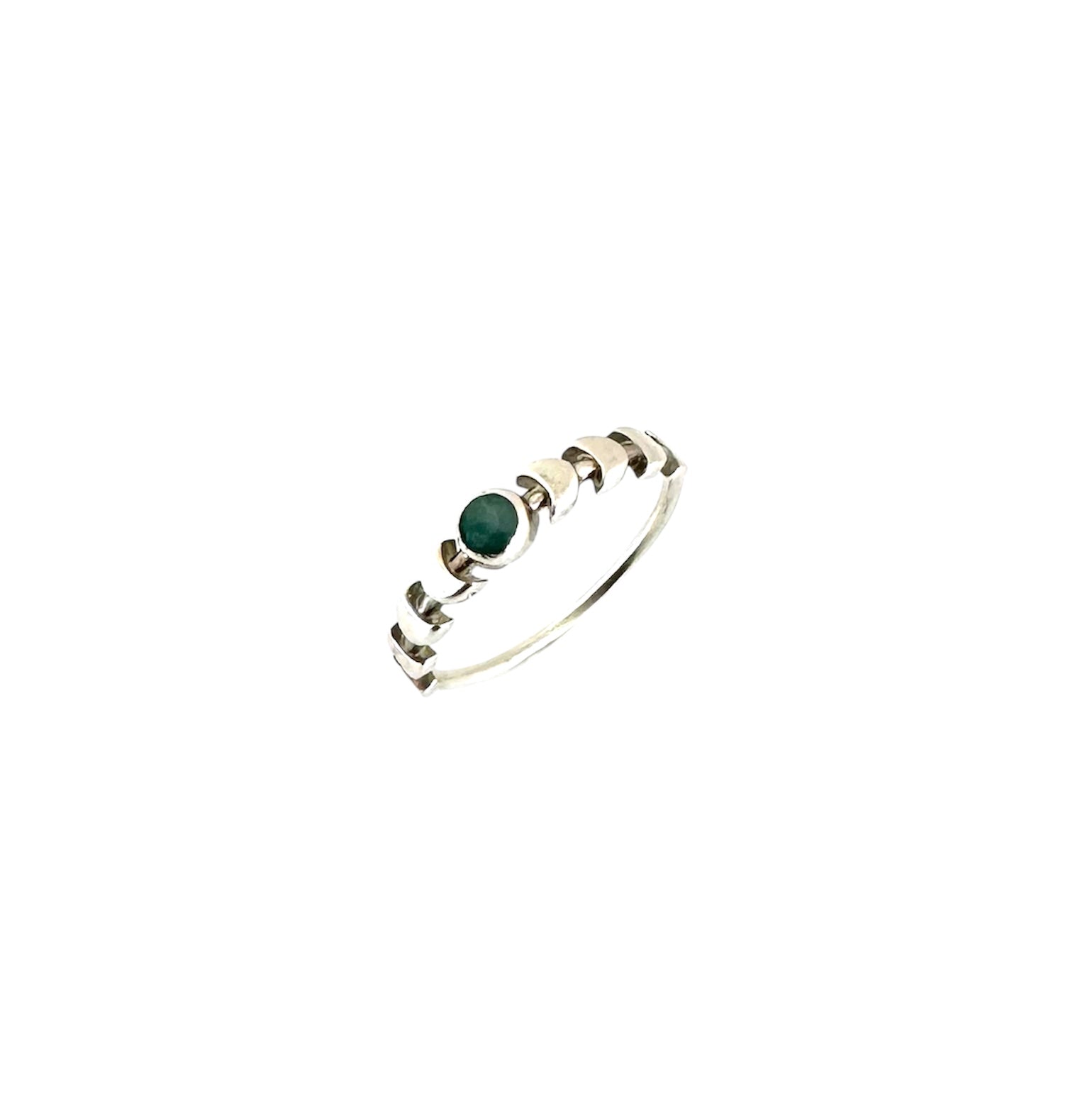 Solitário Cabochão Esmeralda Fases da Lua | Prata de Lei