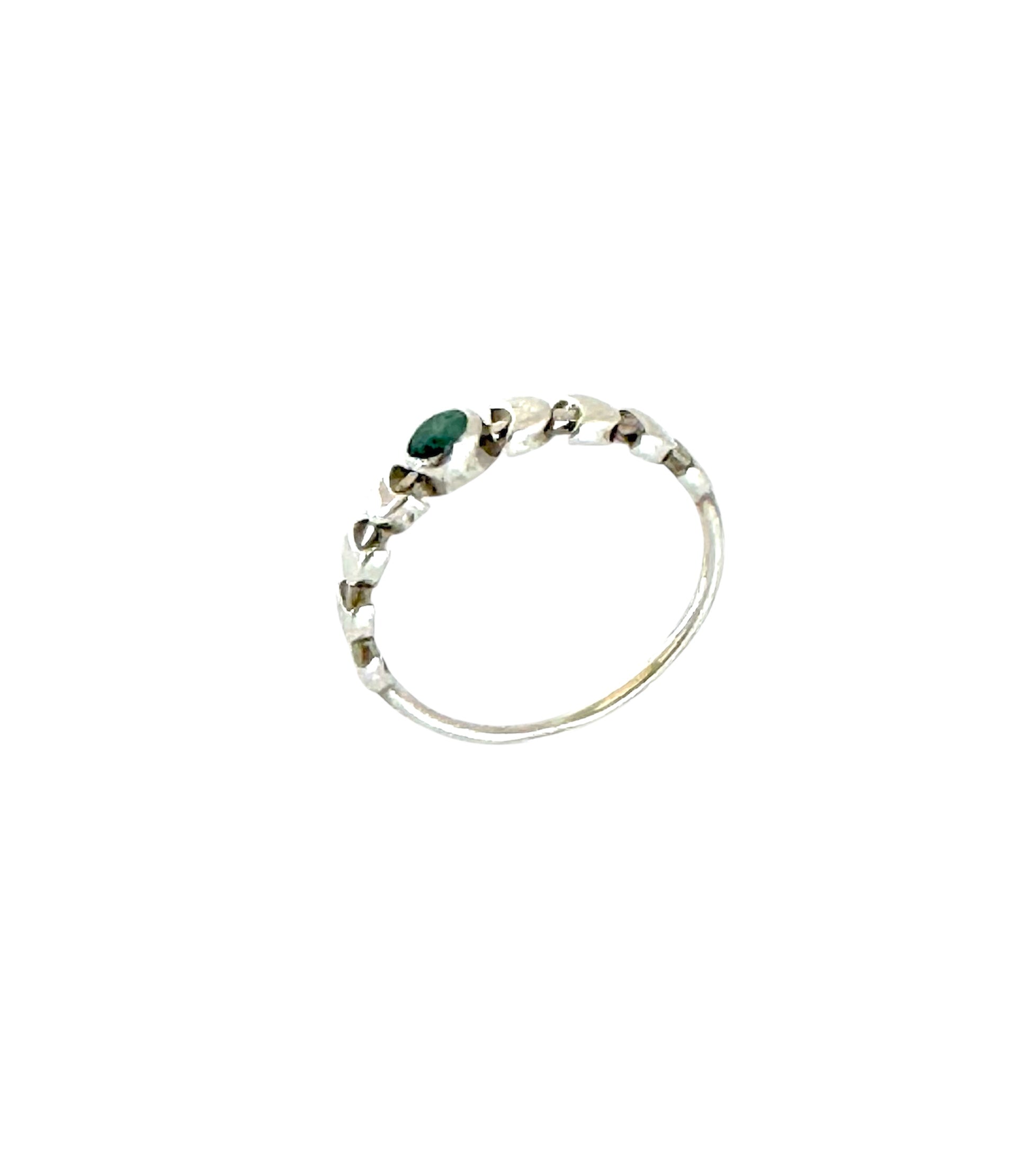 Solitário Cabochão Esmeralda Fases da Lua | Prata de Lei
