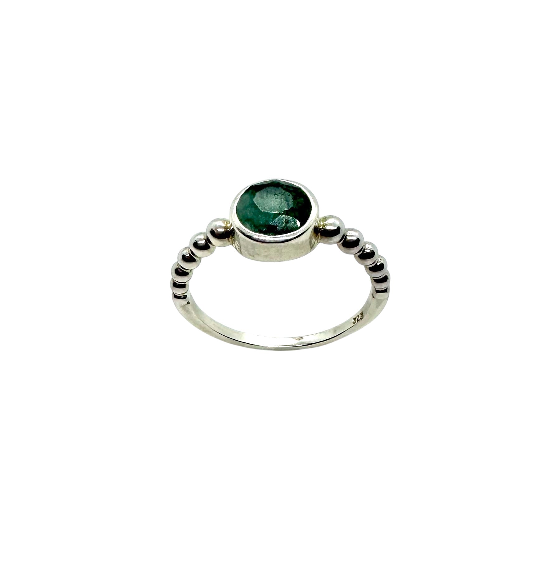 Anel Solitário | Cabochão Esmeralda e Prata de Lei