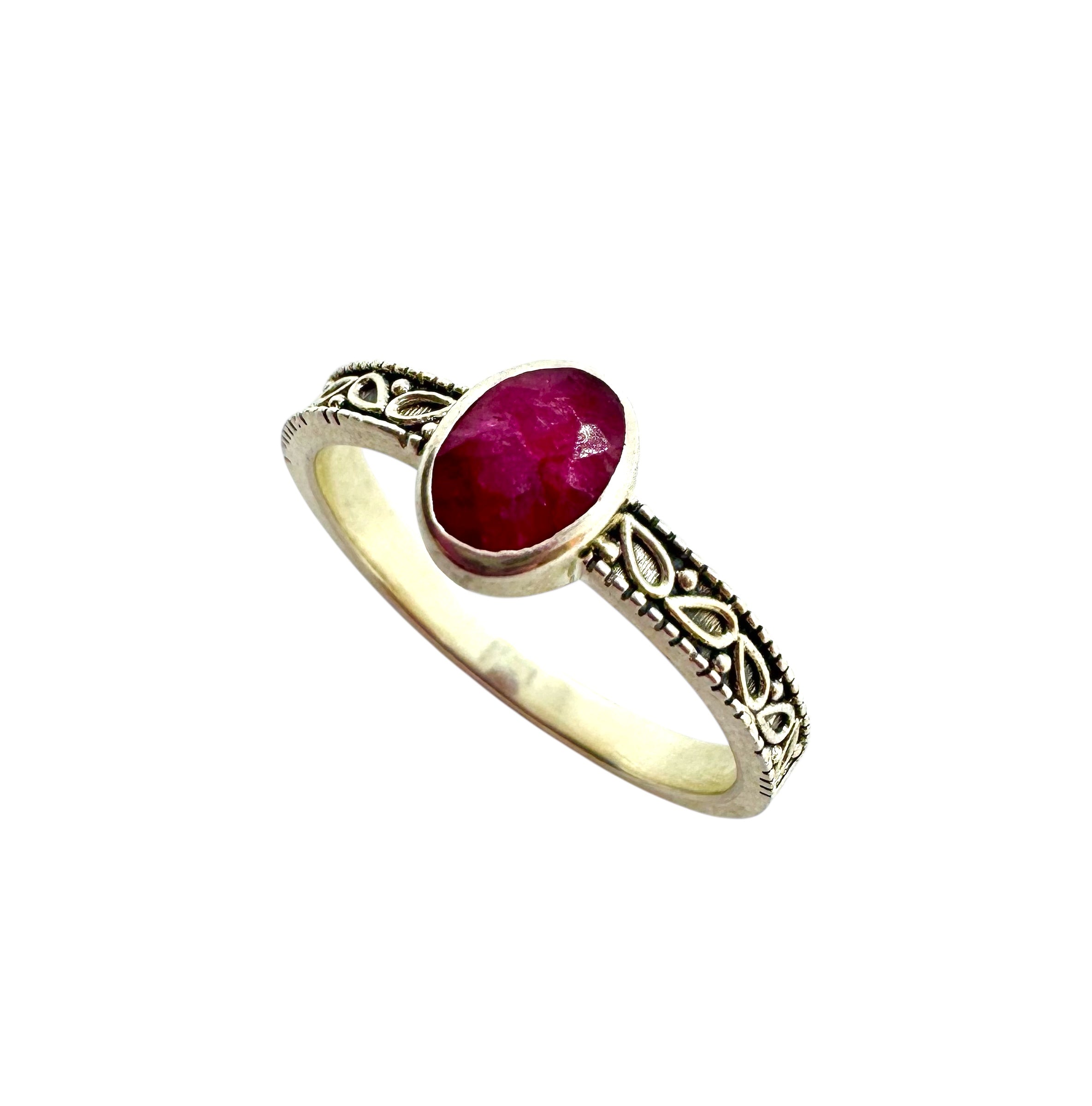 Anel oval cabochão de rubi | Prata de lei e rubi