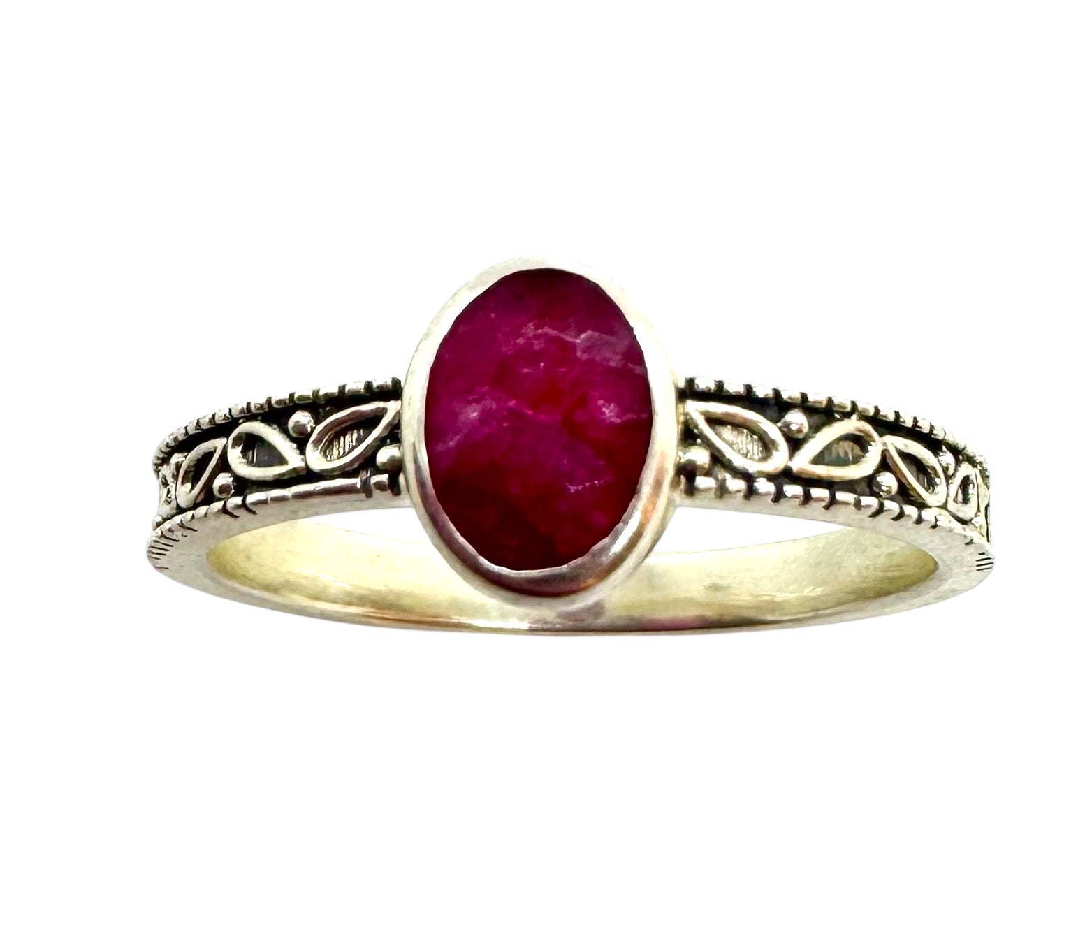 Anel oval cabochão de rubi | Prata de lei e rubi