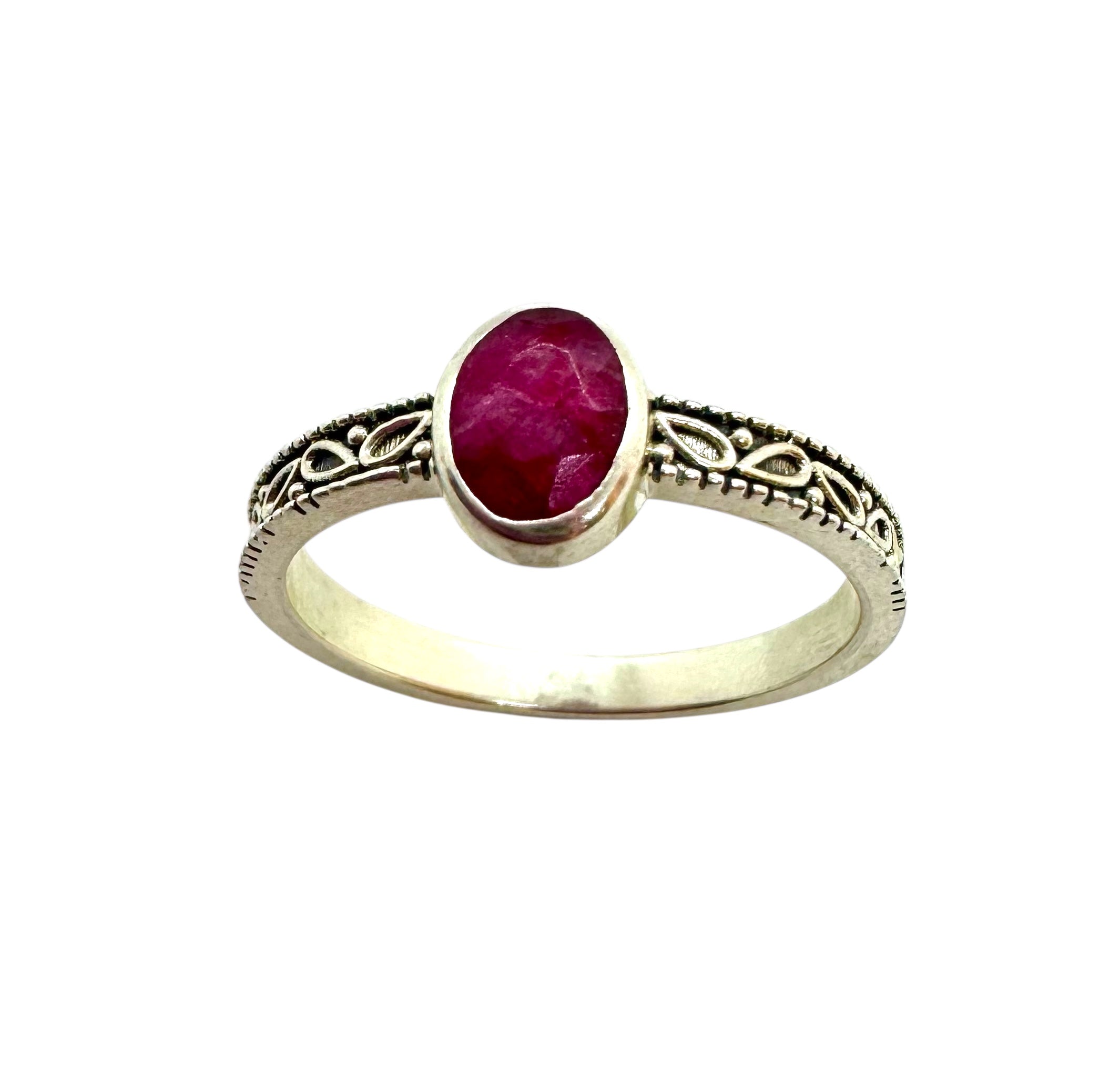 Anel oval cabochão de rubi | Prata de lei e rubi