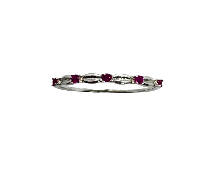 Anel Ruby Whisper | Prata de Lei e Rubis