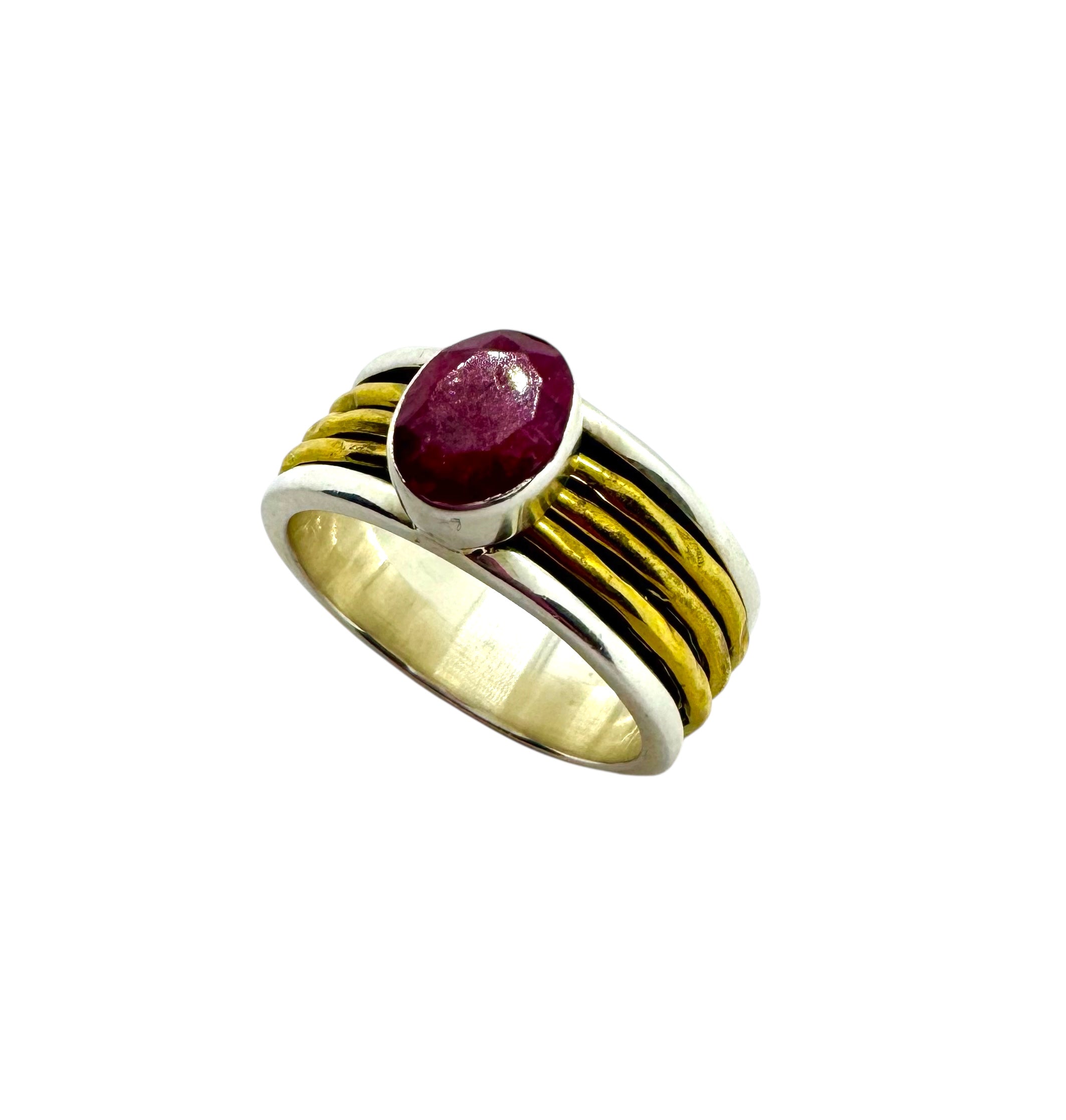 Anel oval rubi | Latão com acabamento dourado e rubi cabochão