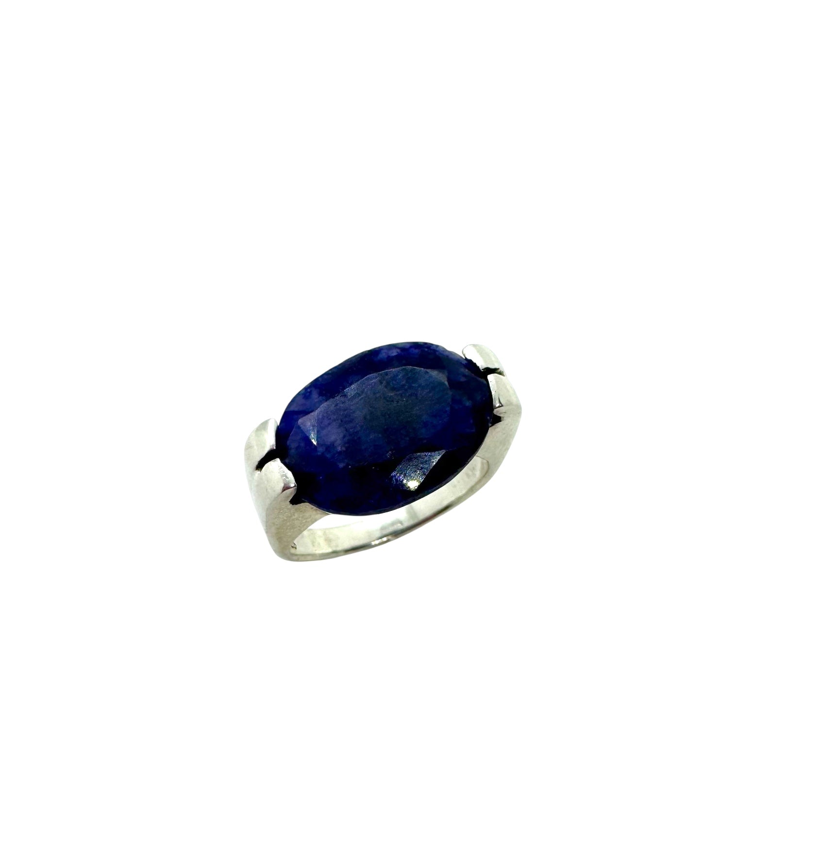 Anel em Prata com Grande Cabochão de Safira Azul