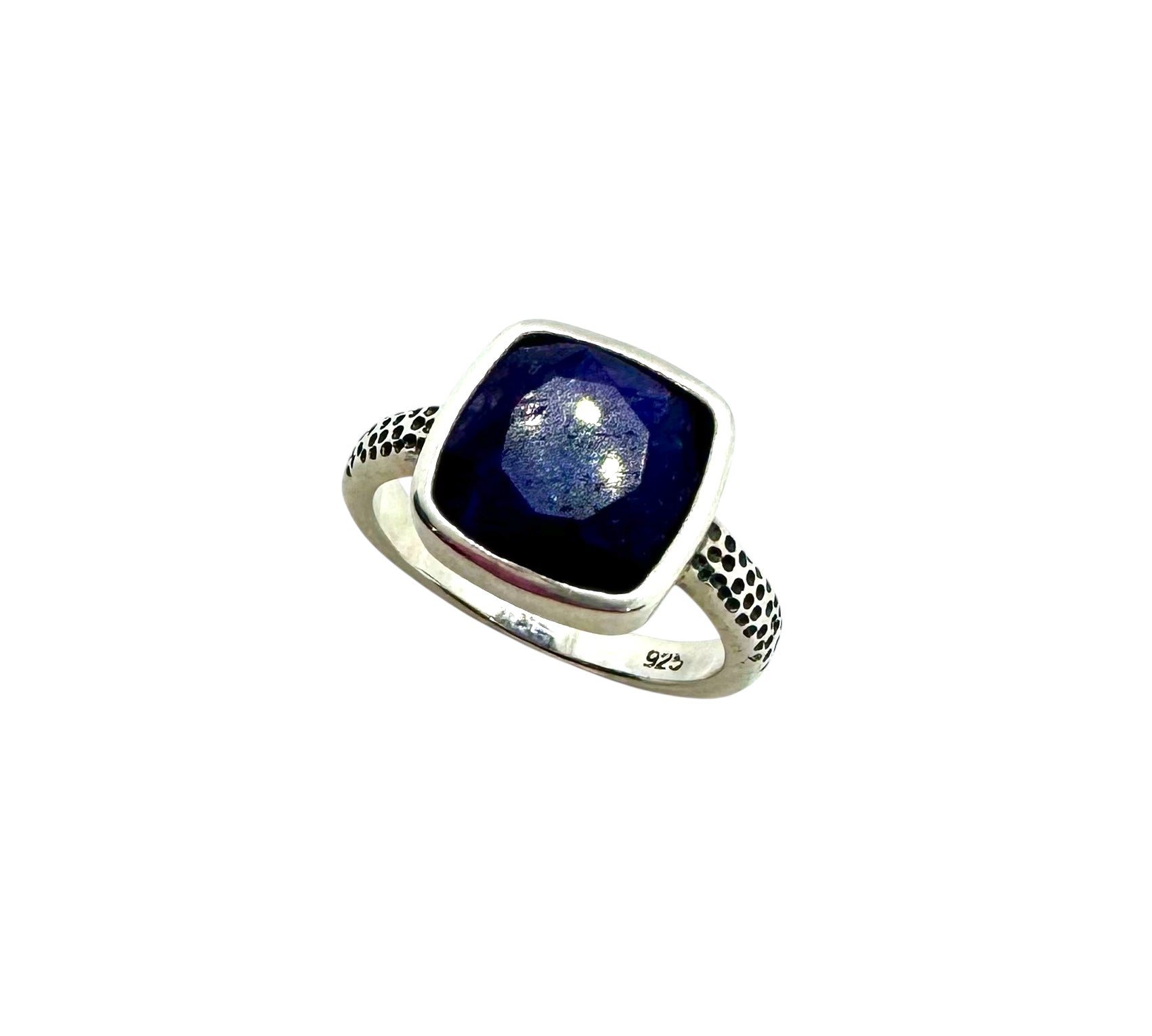 Anel em Prata com Safira Cabochão Quadrada