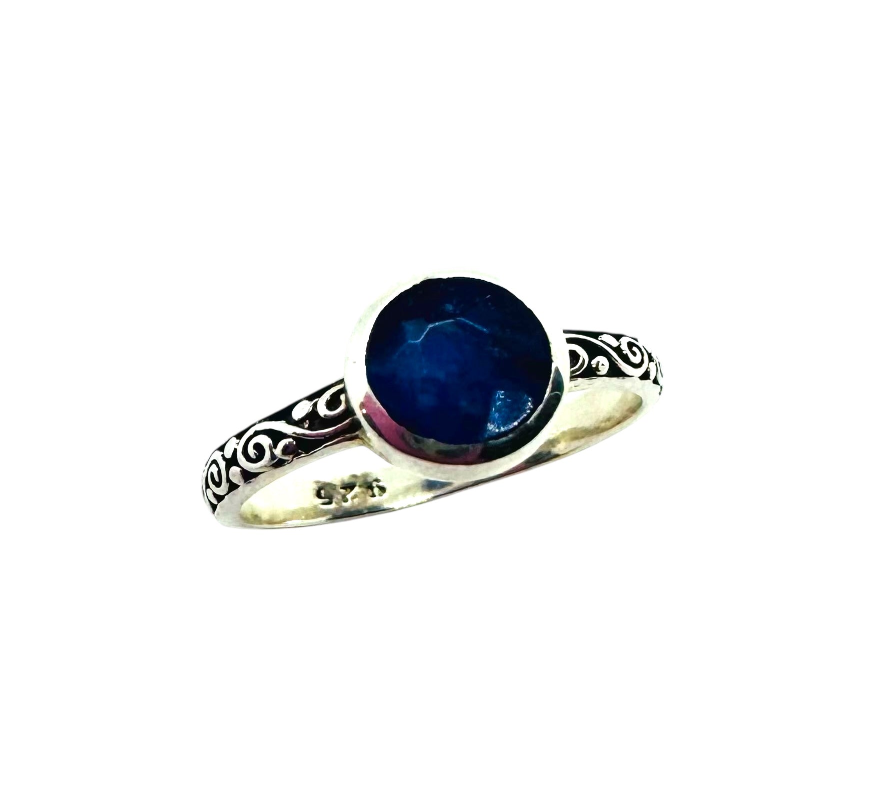Anel Simples em Prata com Safira Cabochão Redondo