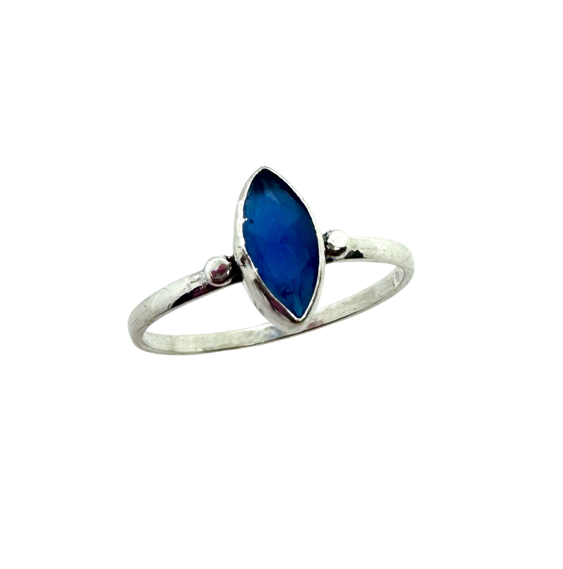 Anel Minimalista em Prata com Safira Azul Marquise