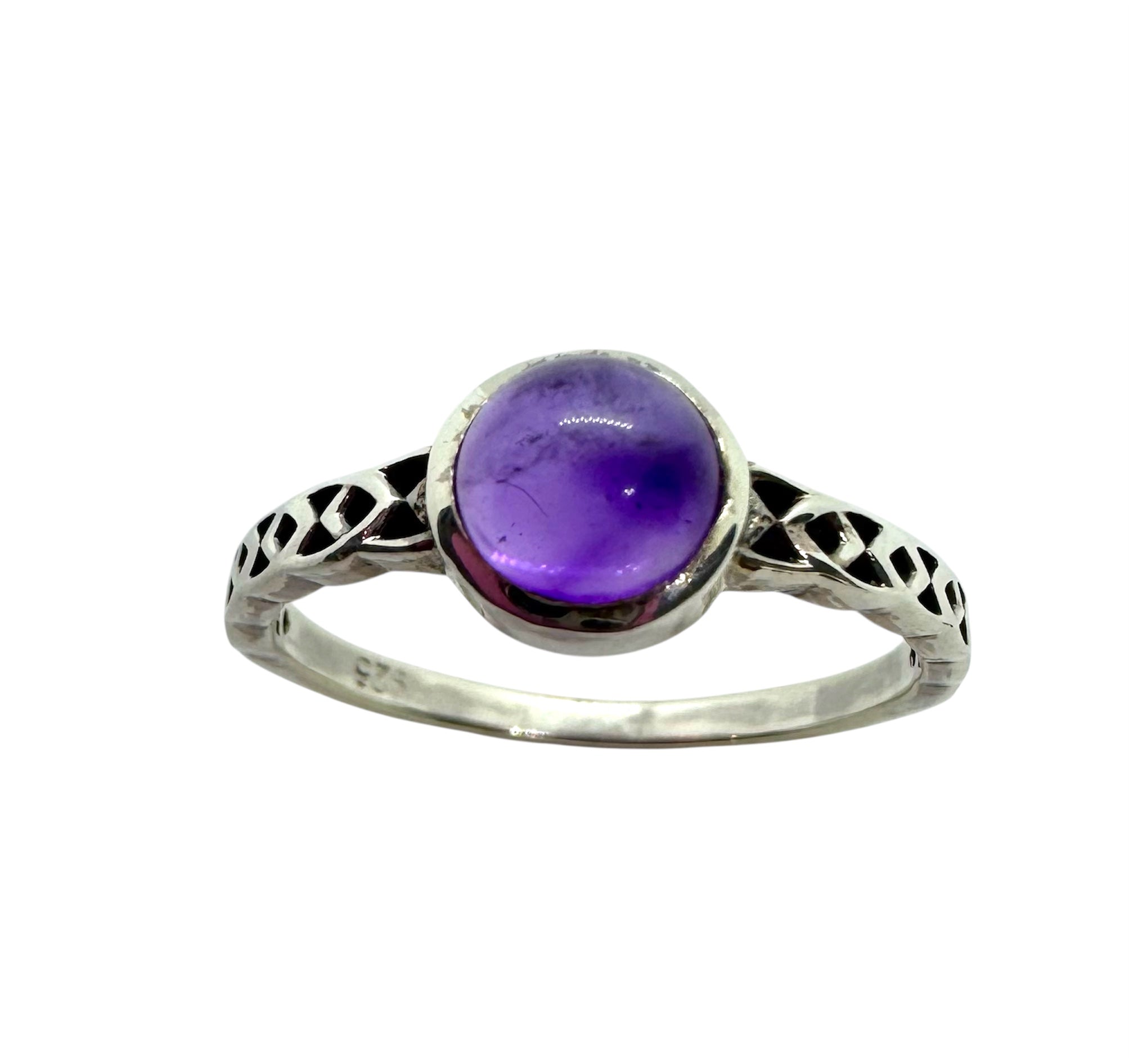 Anel com Ametista Cabochão e Anel Detalhado