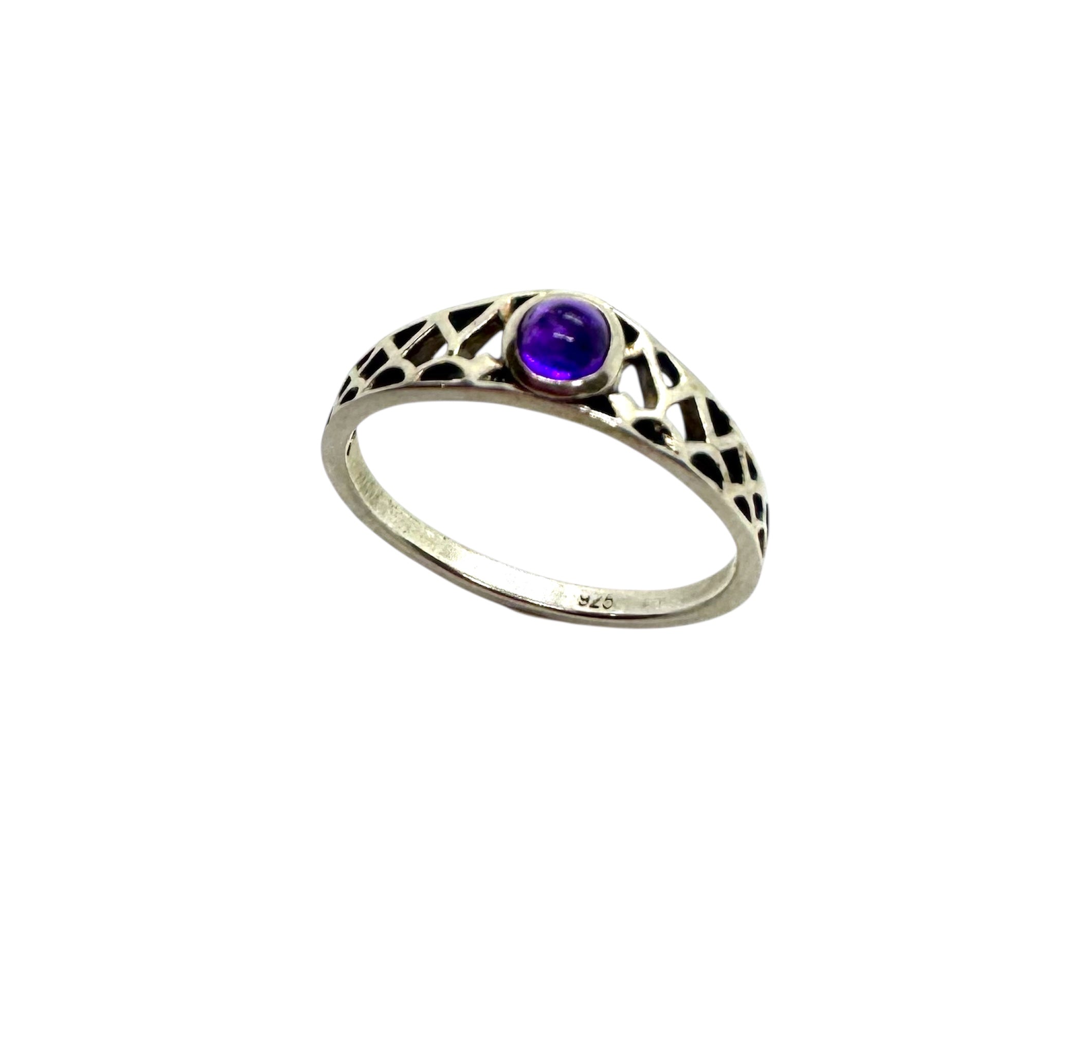 Anel com Ametista Cabochão