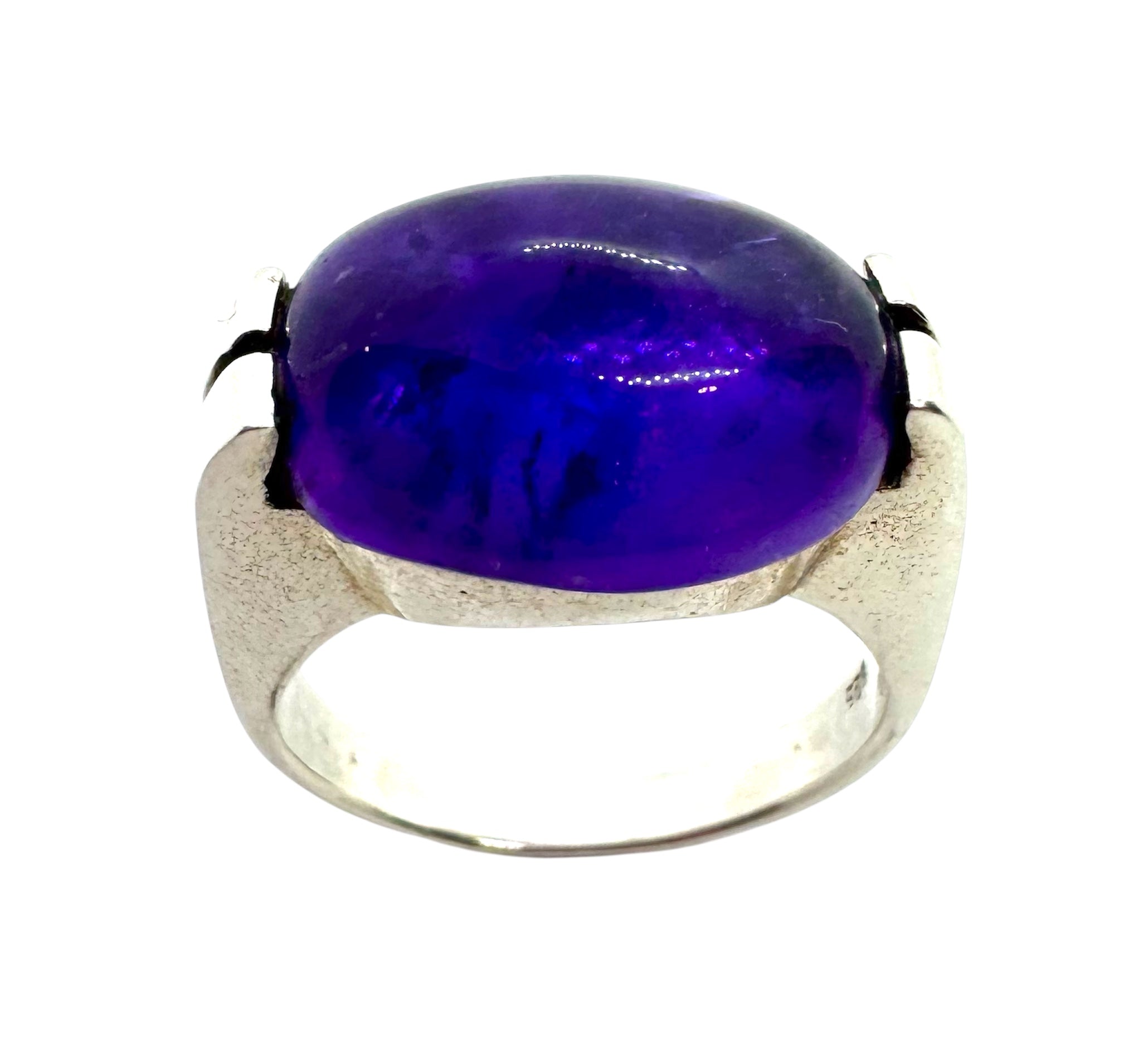 Anel com Cabochão Oval Grande Ametista