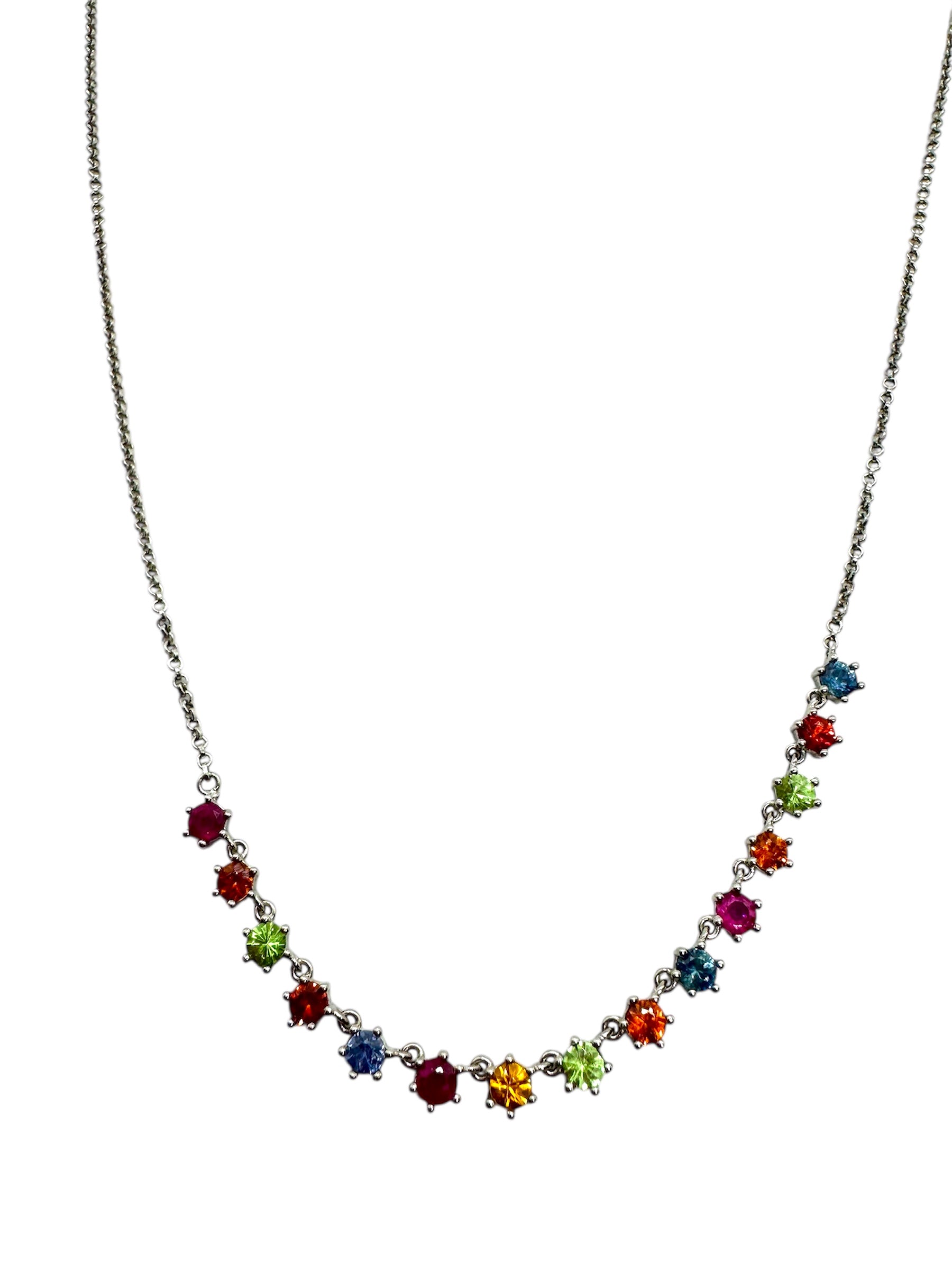 Colar em prata de lei 925 com 15 safiras multicoloridas