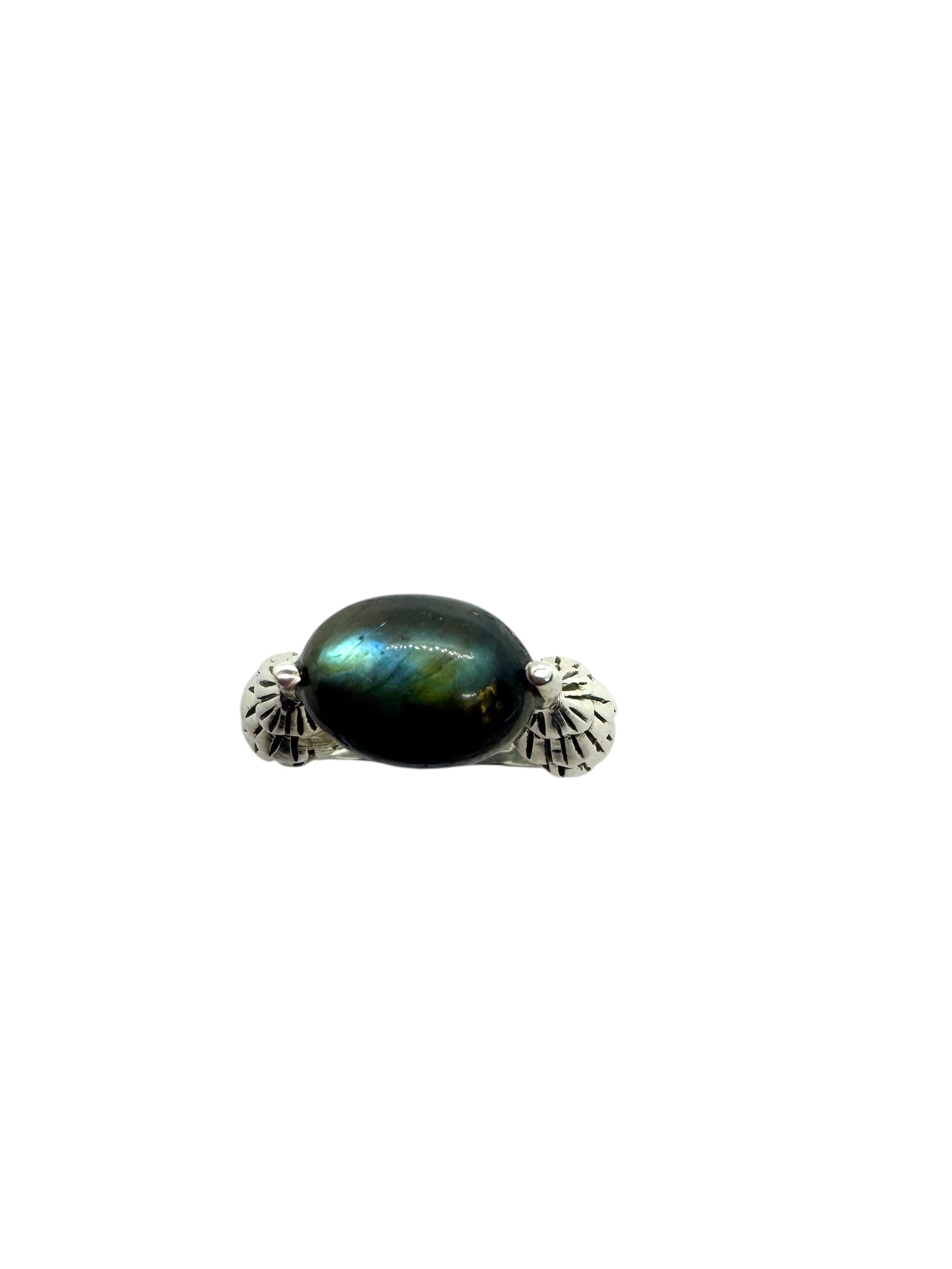 Anel Cabochão de Labradorite com Asas de Anjo