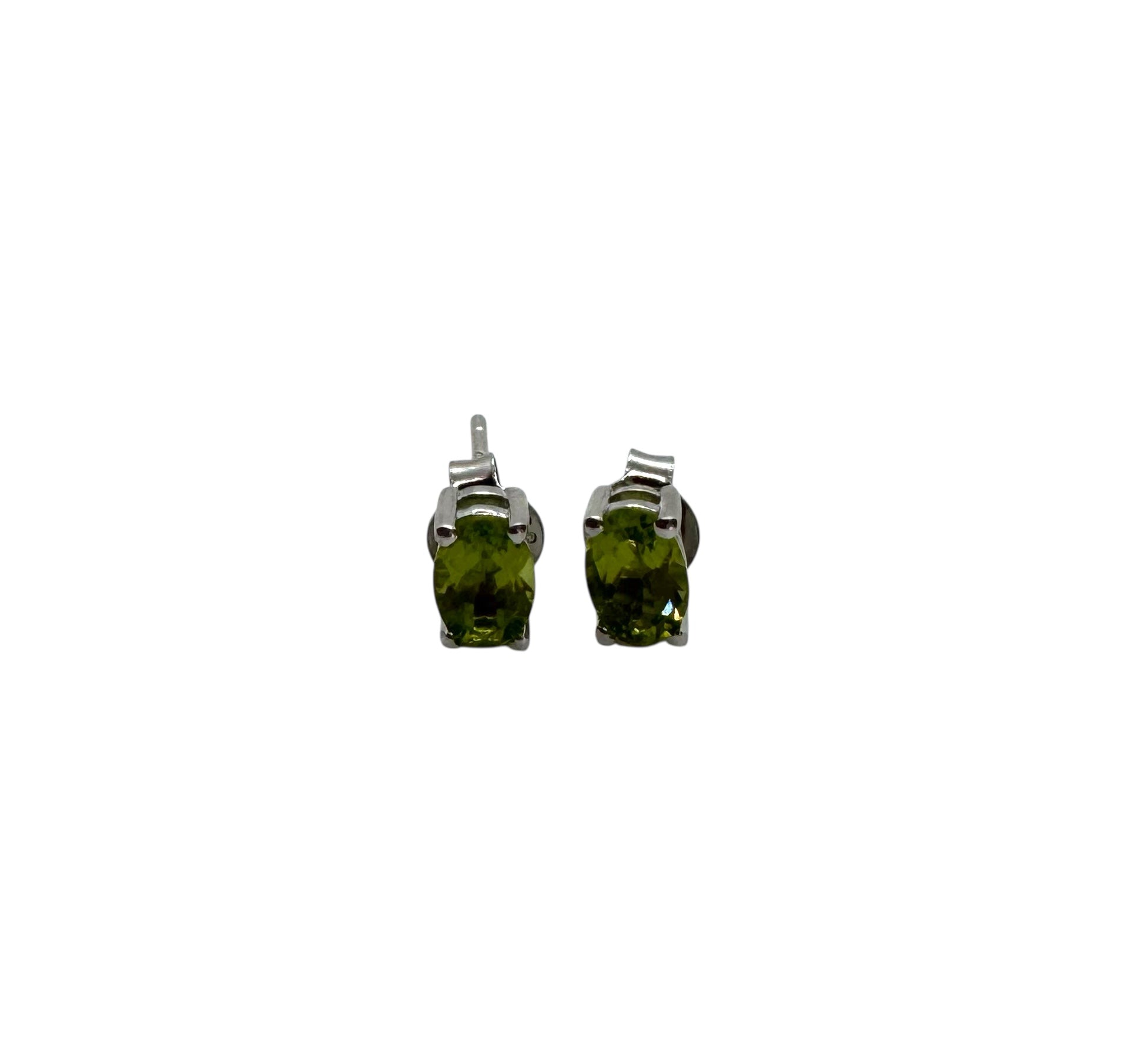 Peridot Earrings | Oval-cut natural