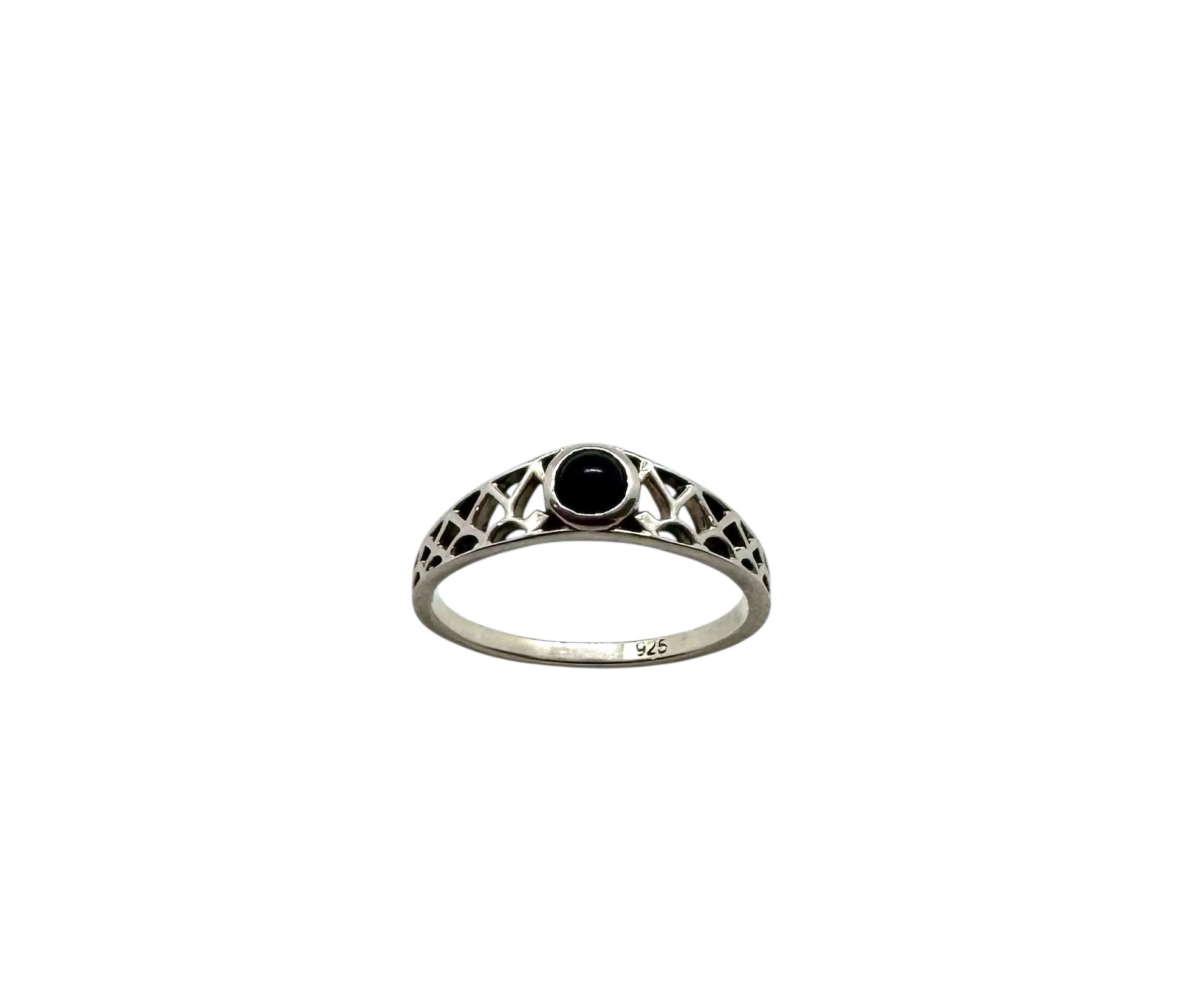 Anel Cabochão de Espinélio Preto | Prata de Lei Texturizada