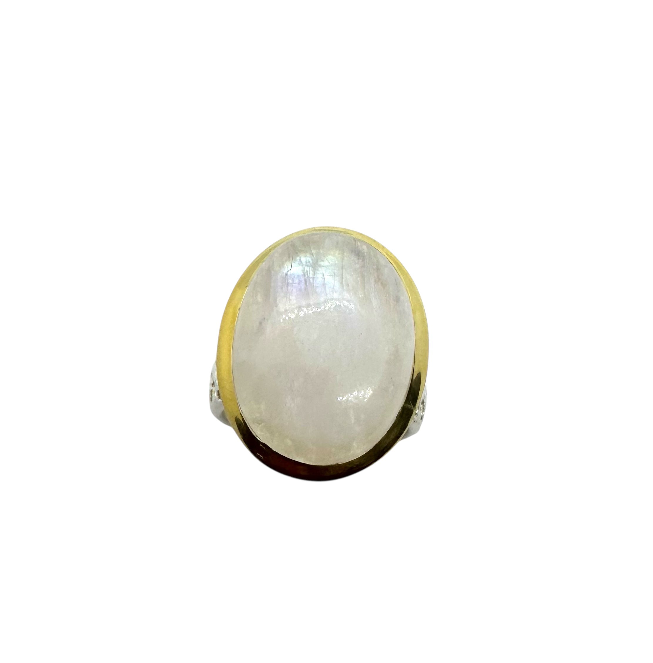 Anel Cabochão com Pedra da Lua e Detalhes em Ouro e Prata