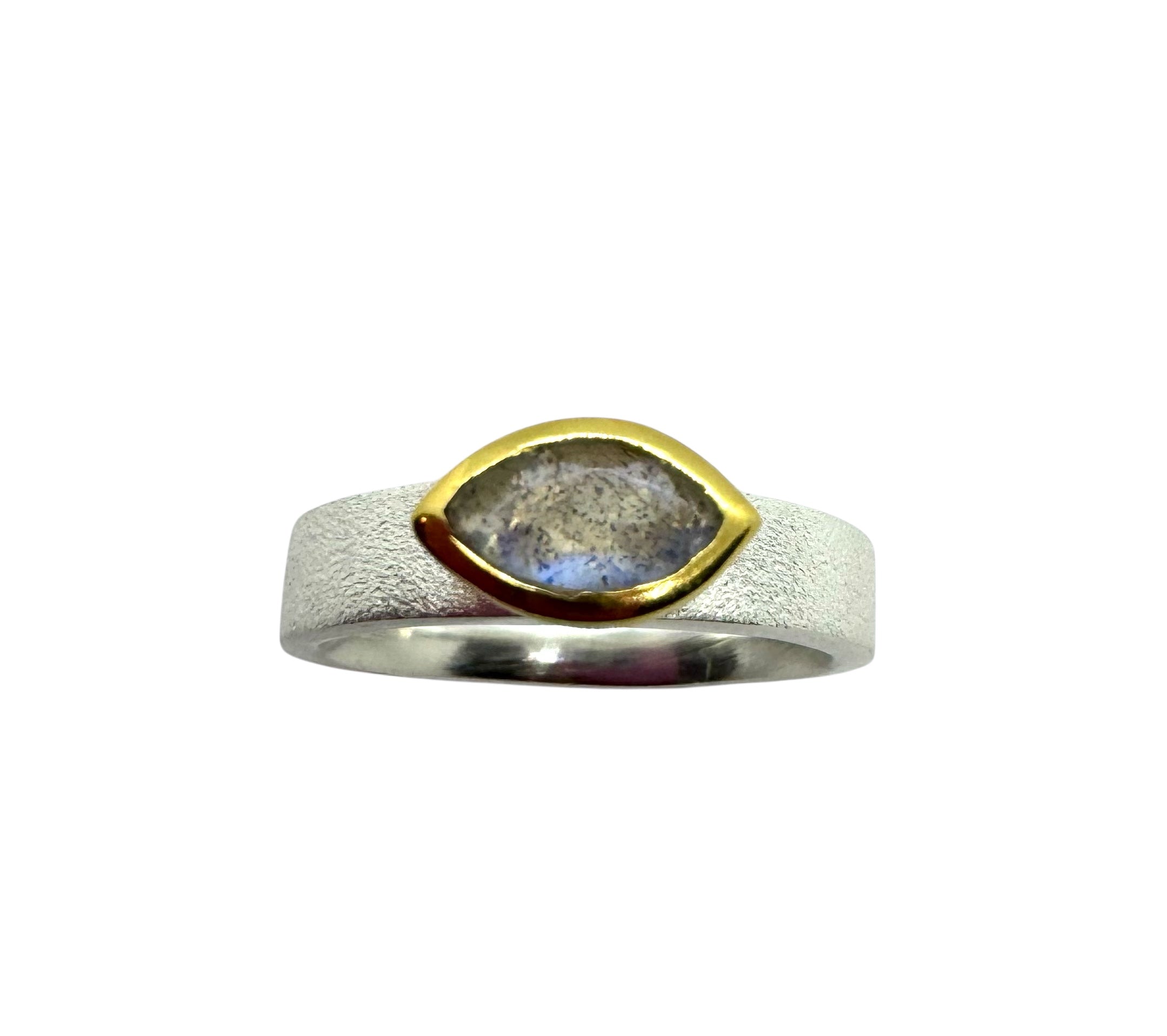 Anel marquise com pedra da lua e detalhes em prata dourada