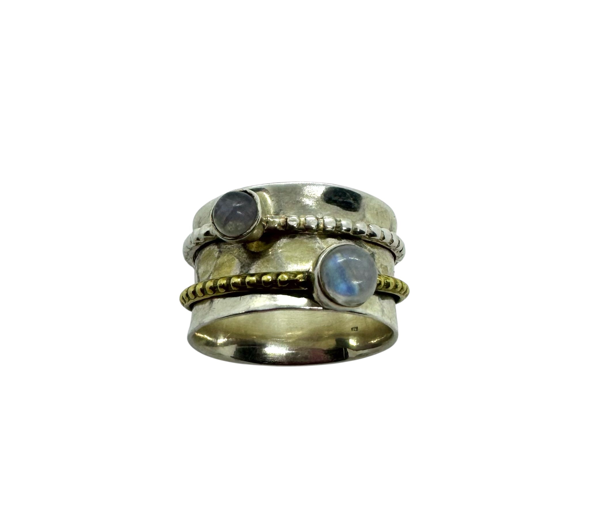 Anel Cabochão de Pedra da Lua com Detalhes em Latão Dourado