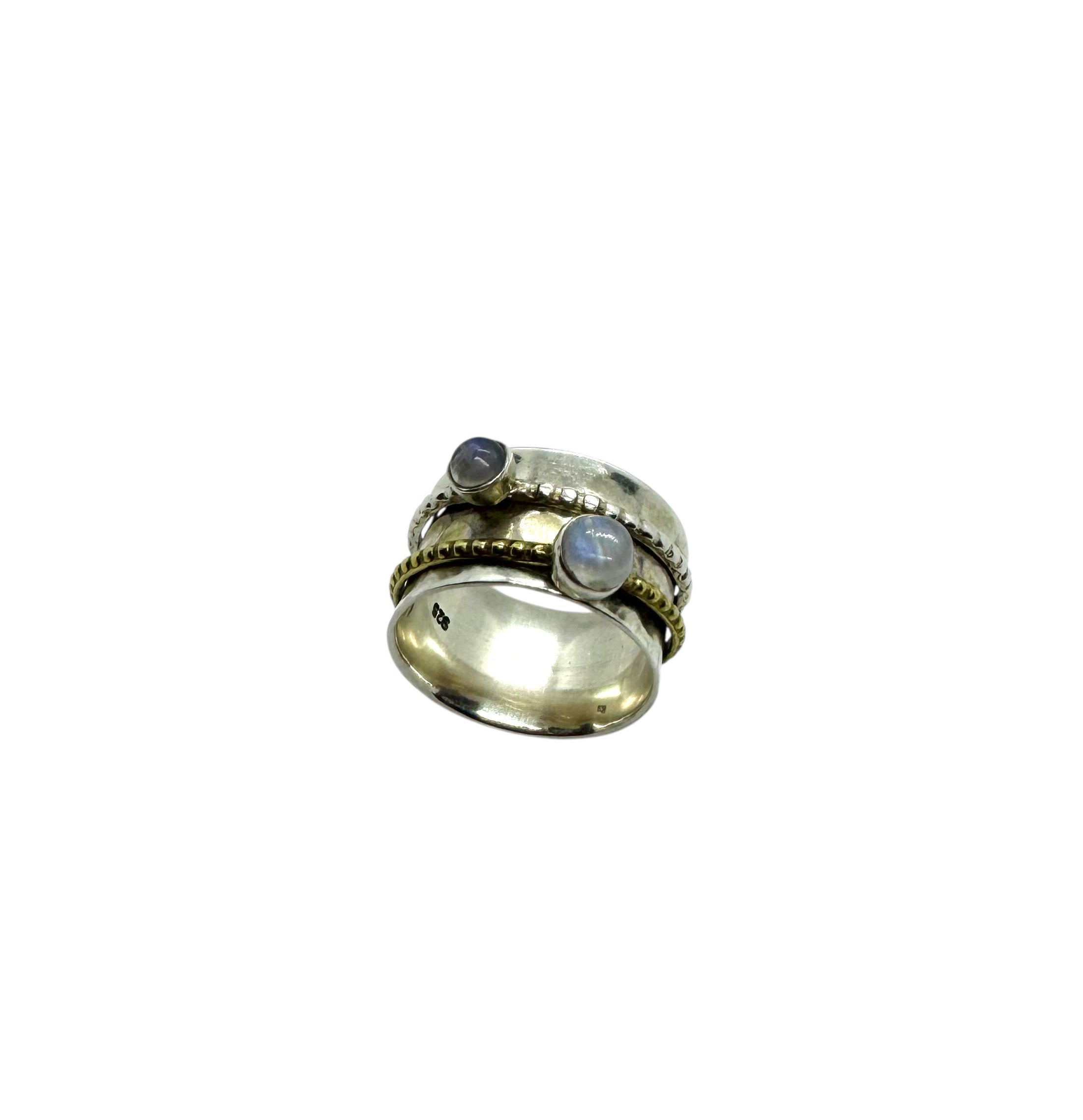 Anel Cabochão de Pedra da Lua com Detalhes em Latão Dourado