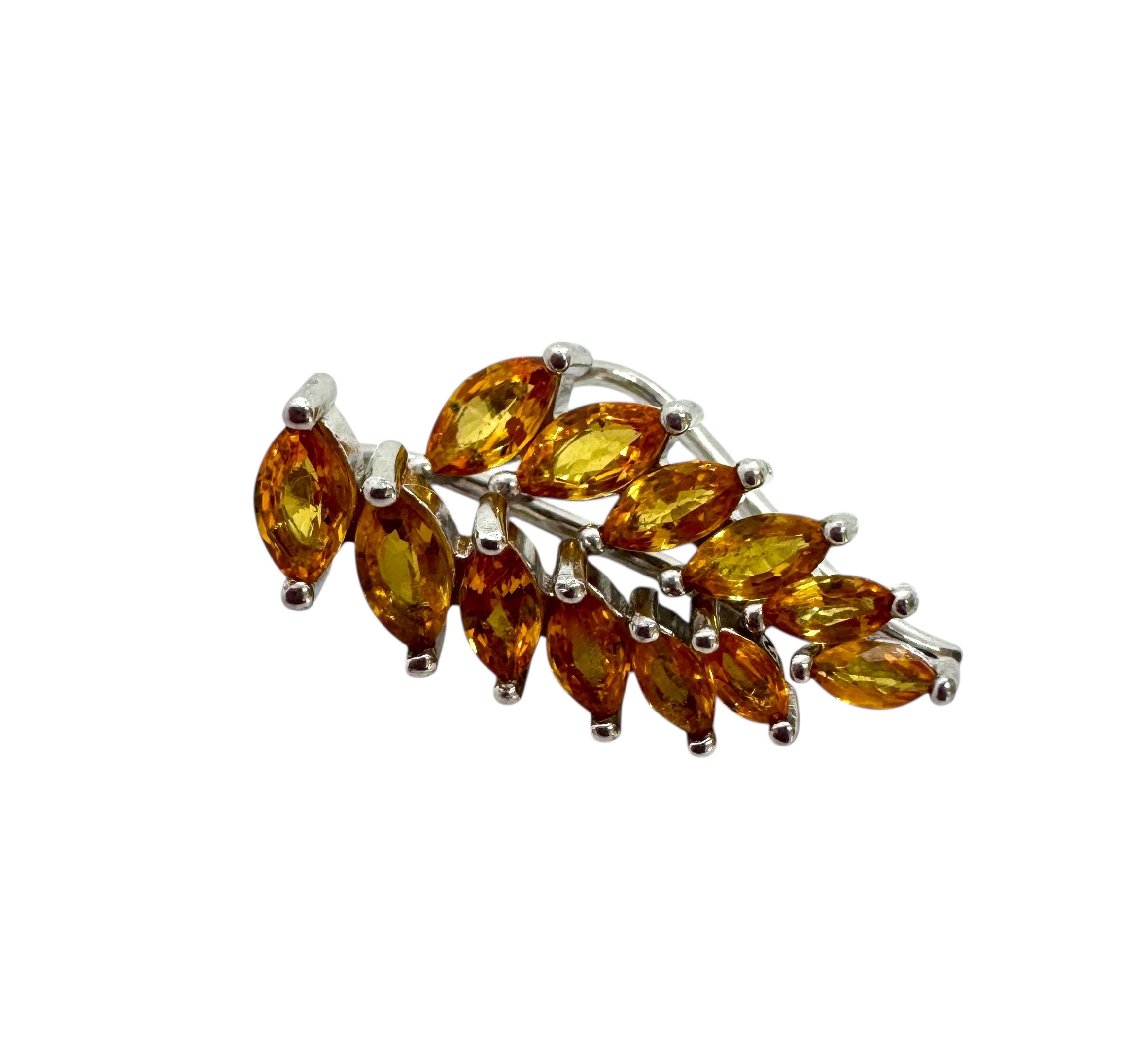 Brincos de prata deslumbrantes com seis citrinos lapidados em marquise