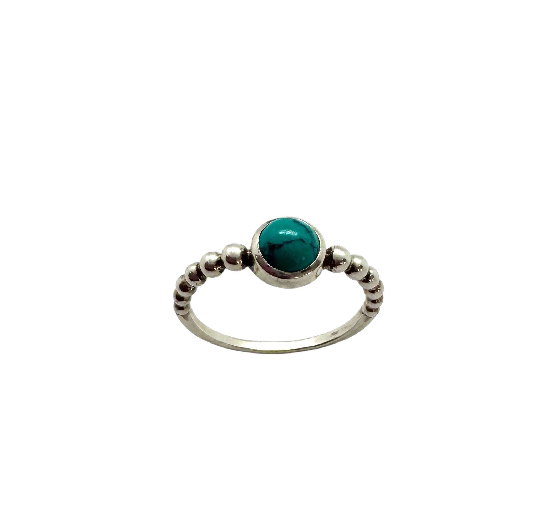 Anel Cabochão com Contas de Prata de Lei