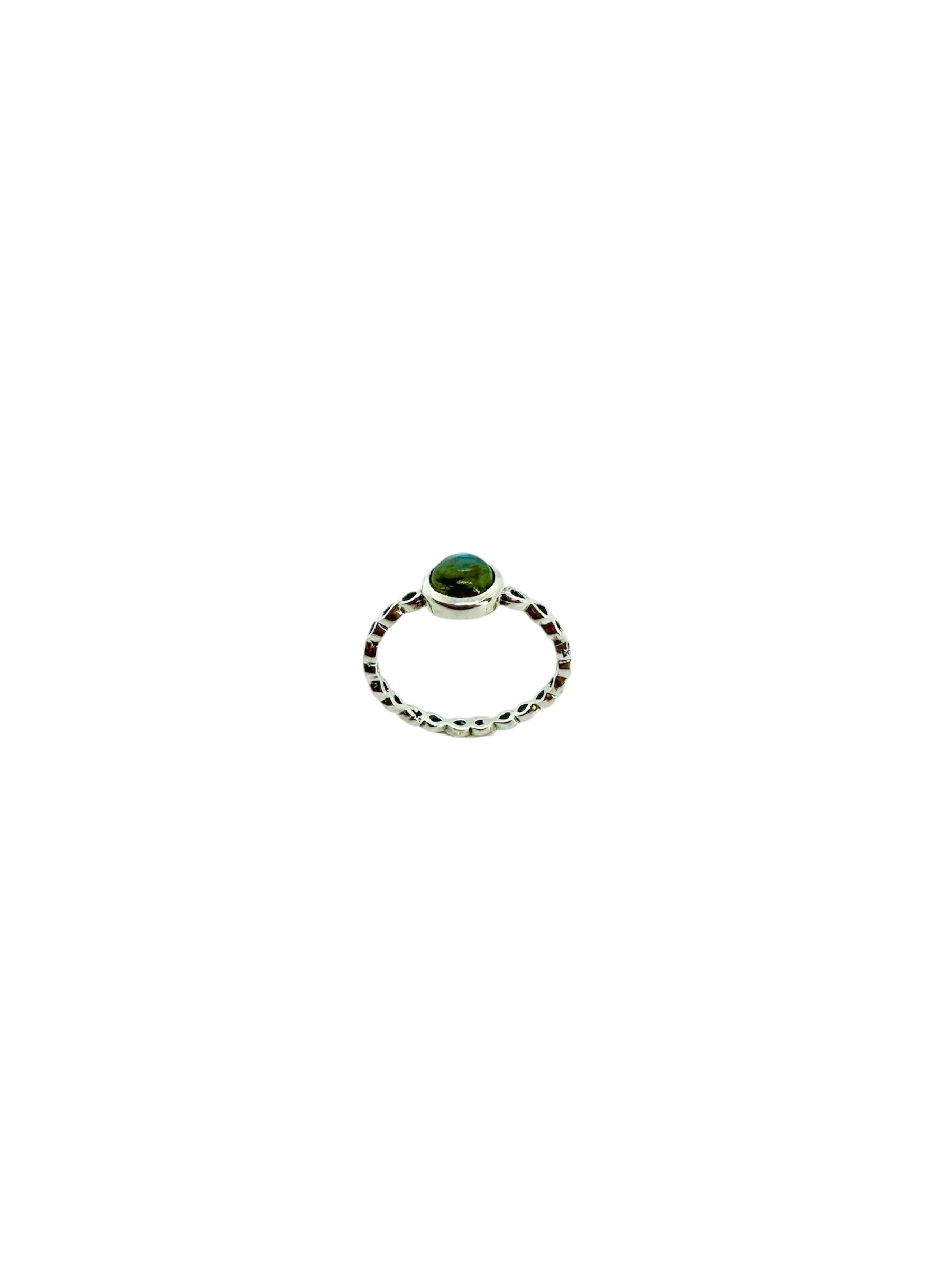 Cabochão redondo de labradorite e prata de lei entrançada