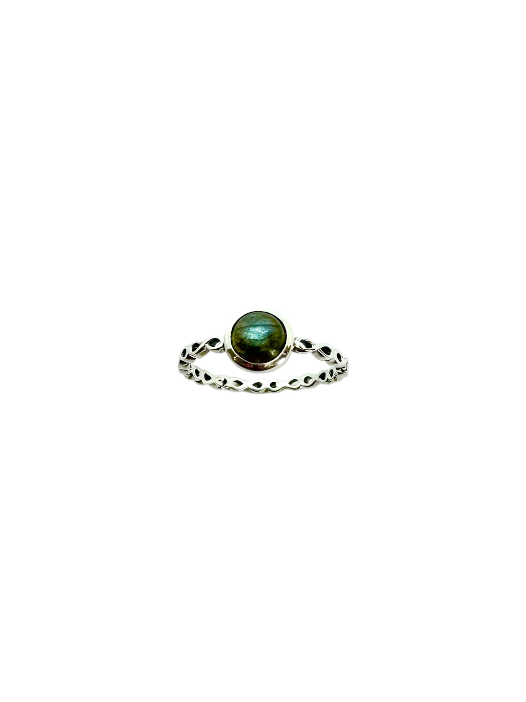 Cabochão redondo de labradorite e prata de lei entrançada