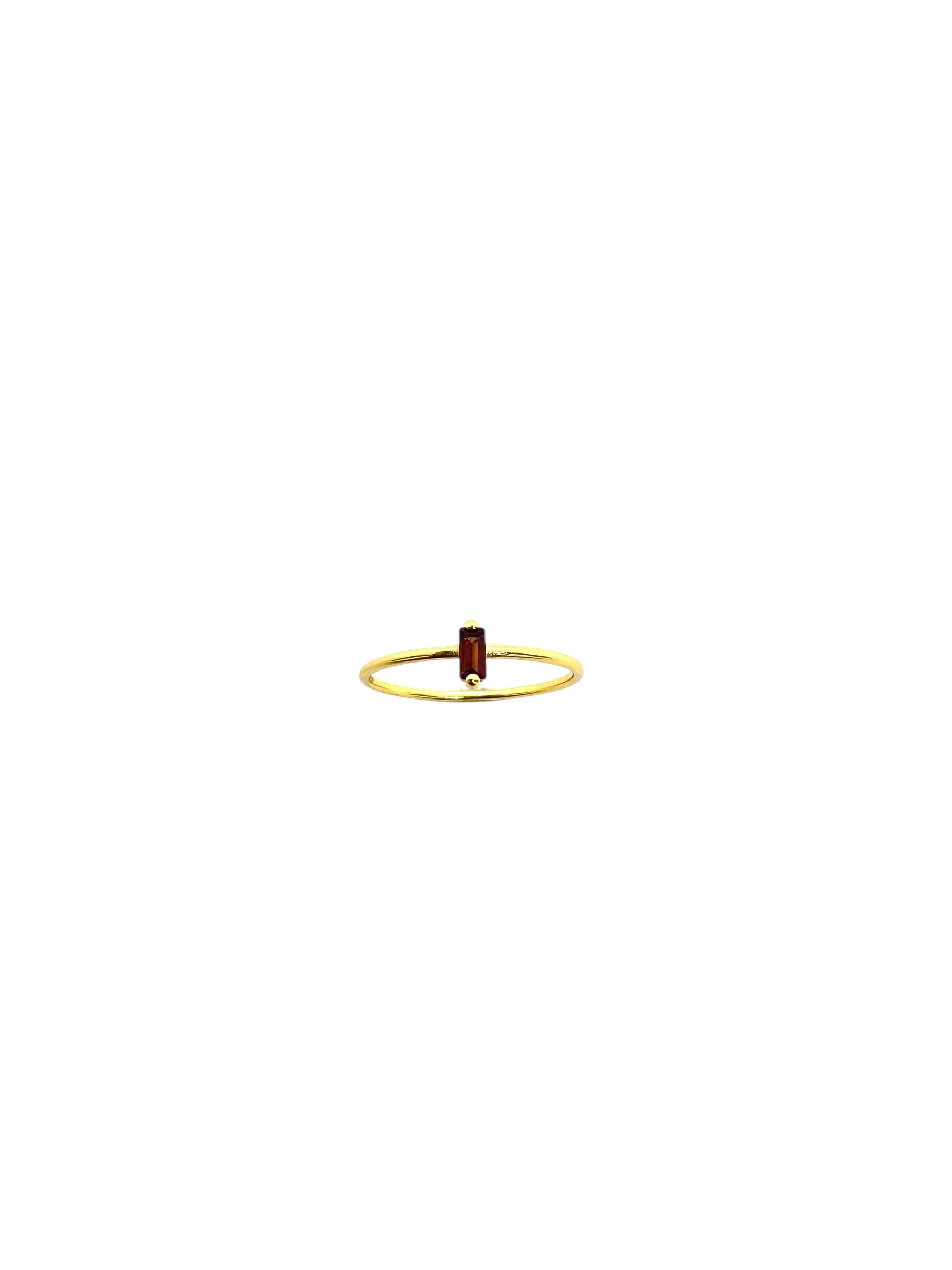 Granada minimalista com lapidação esmeralda e prata de lei banhada a ouro