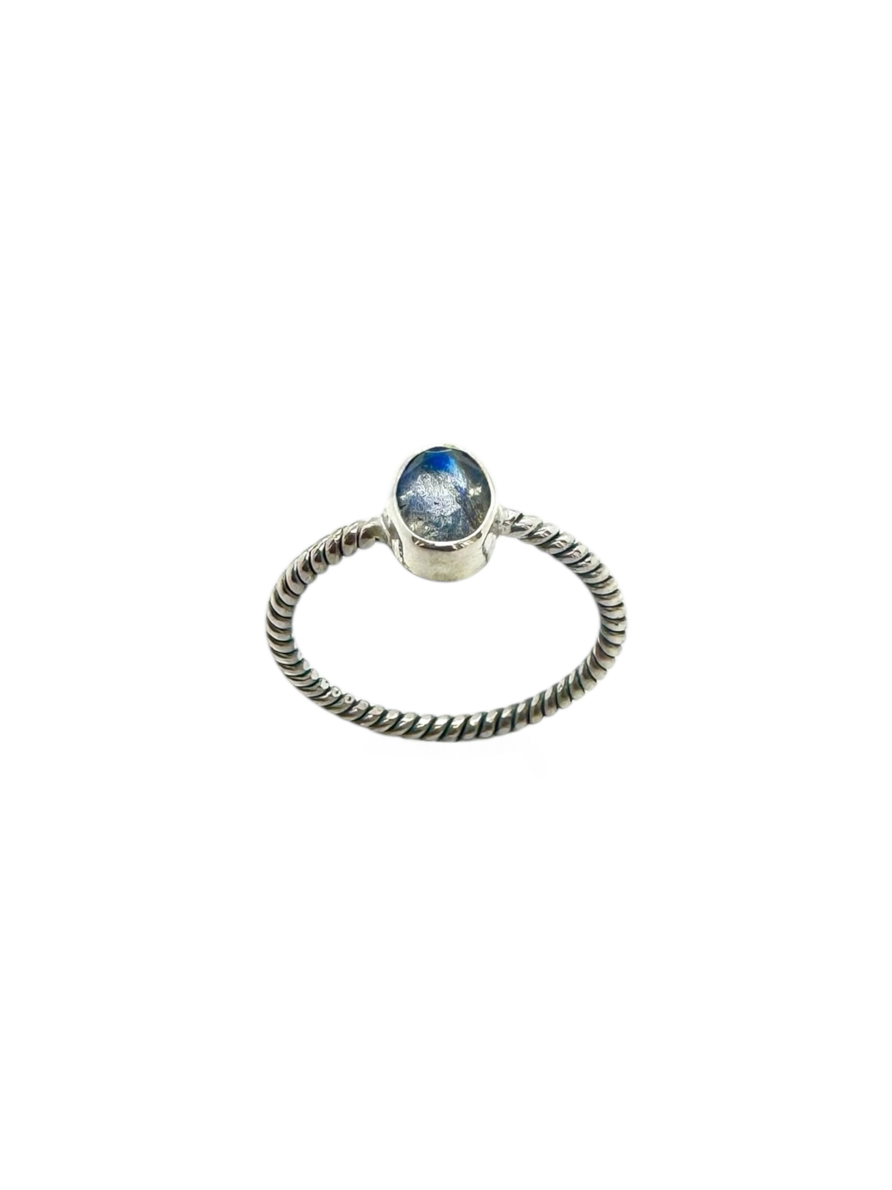 Labradorite oval facetada e prata de lei trabalhada