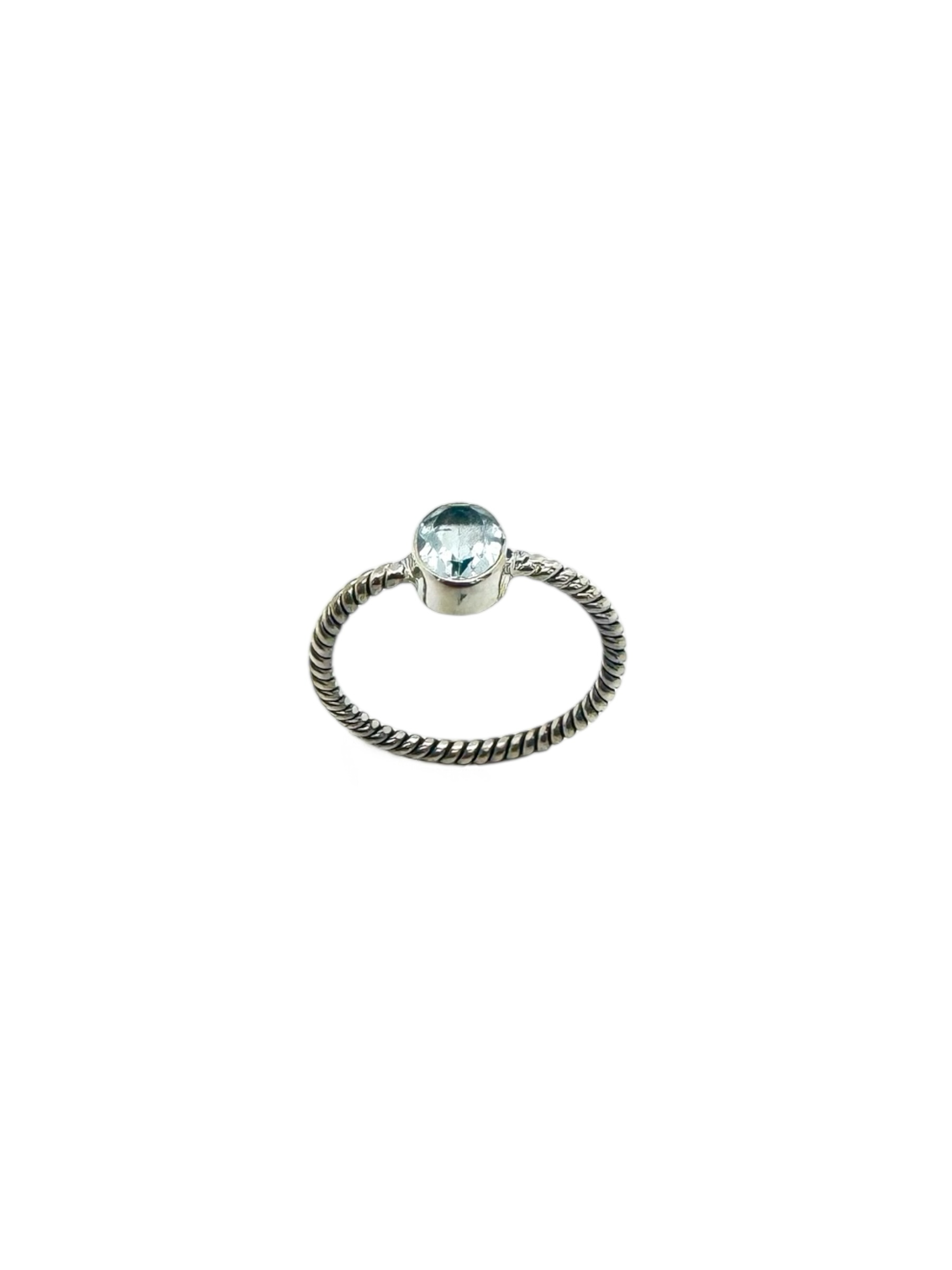 Topázio azul oval facetado e prata de lei trabalhada