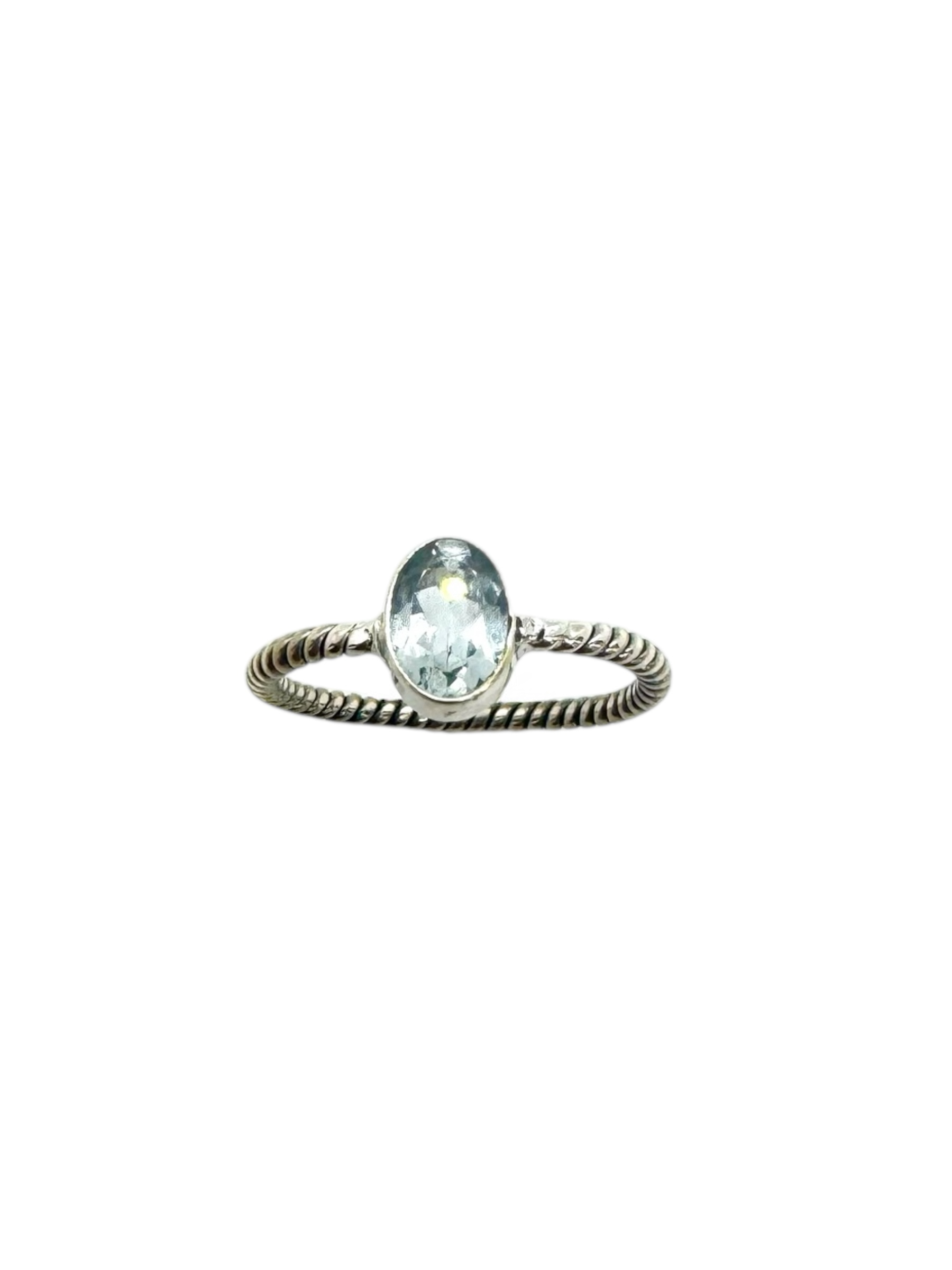 Topázio azul oval facetado e prata de lei trabalhada