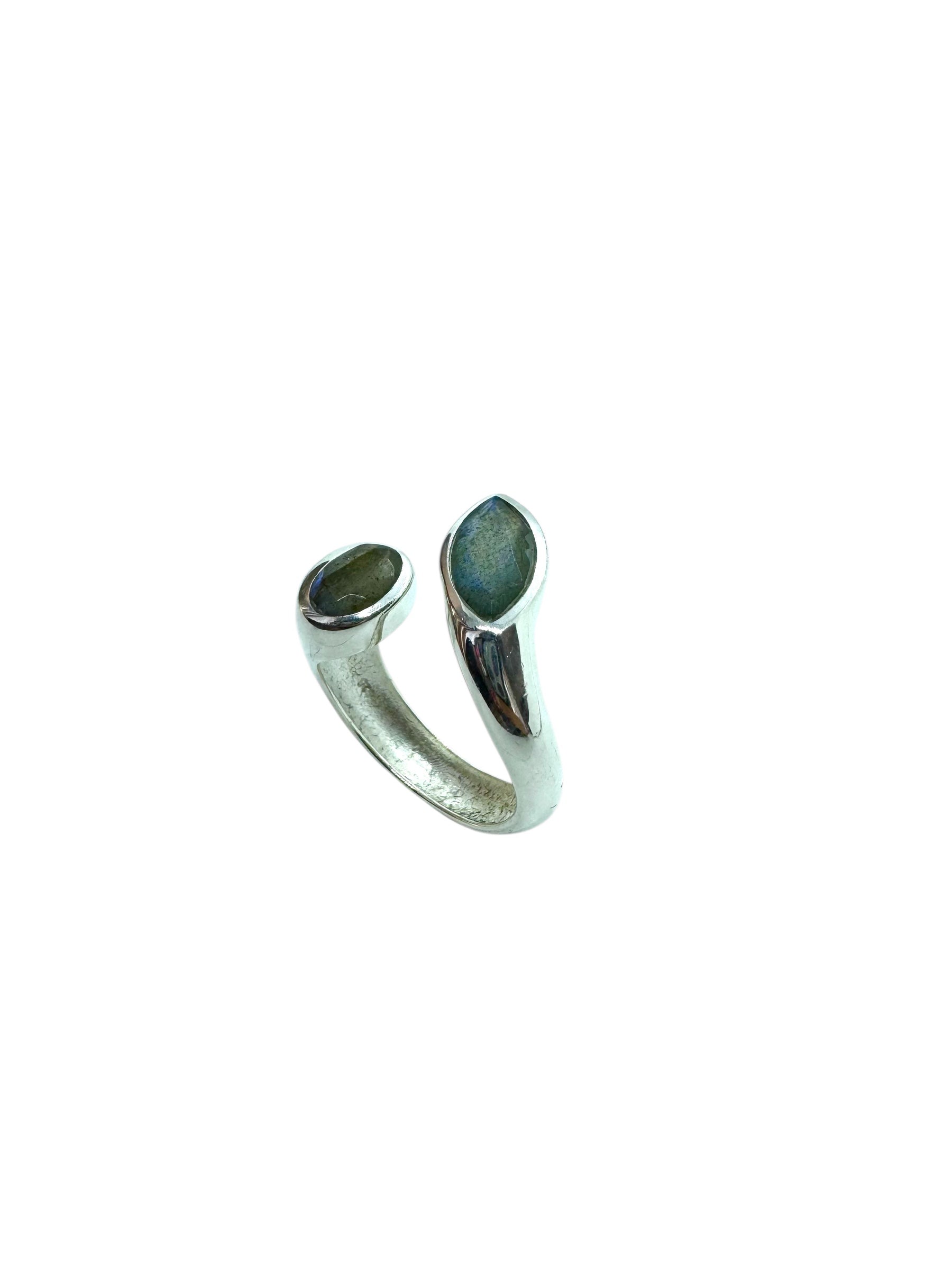 Labradorite facetada oval e marquise em prata de lei