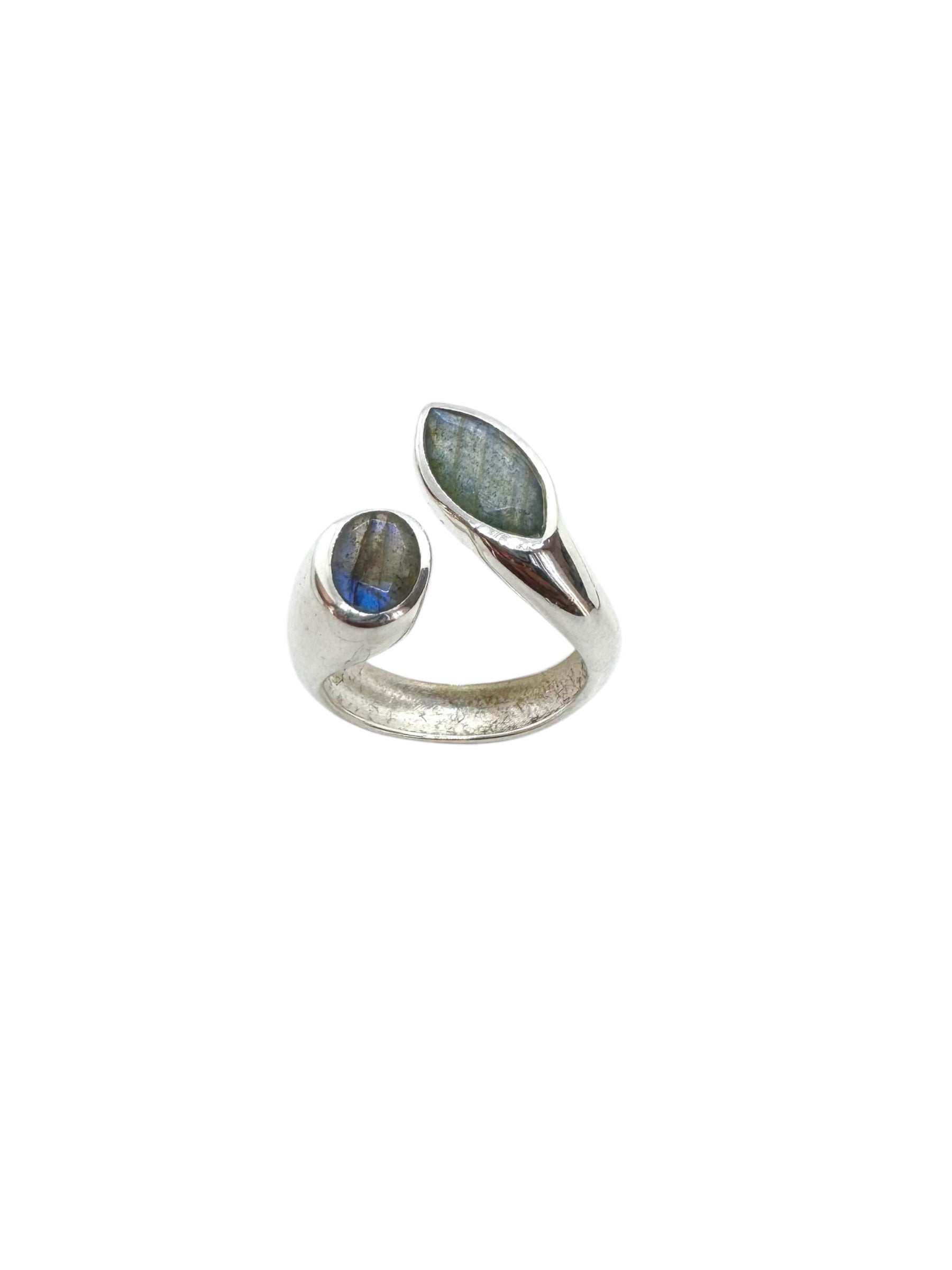 Labradorite facetada oval e marquise em prata de lei