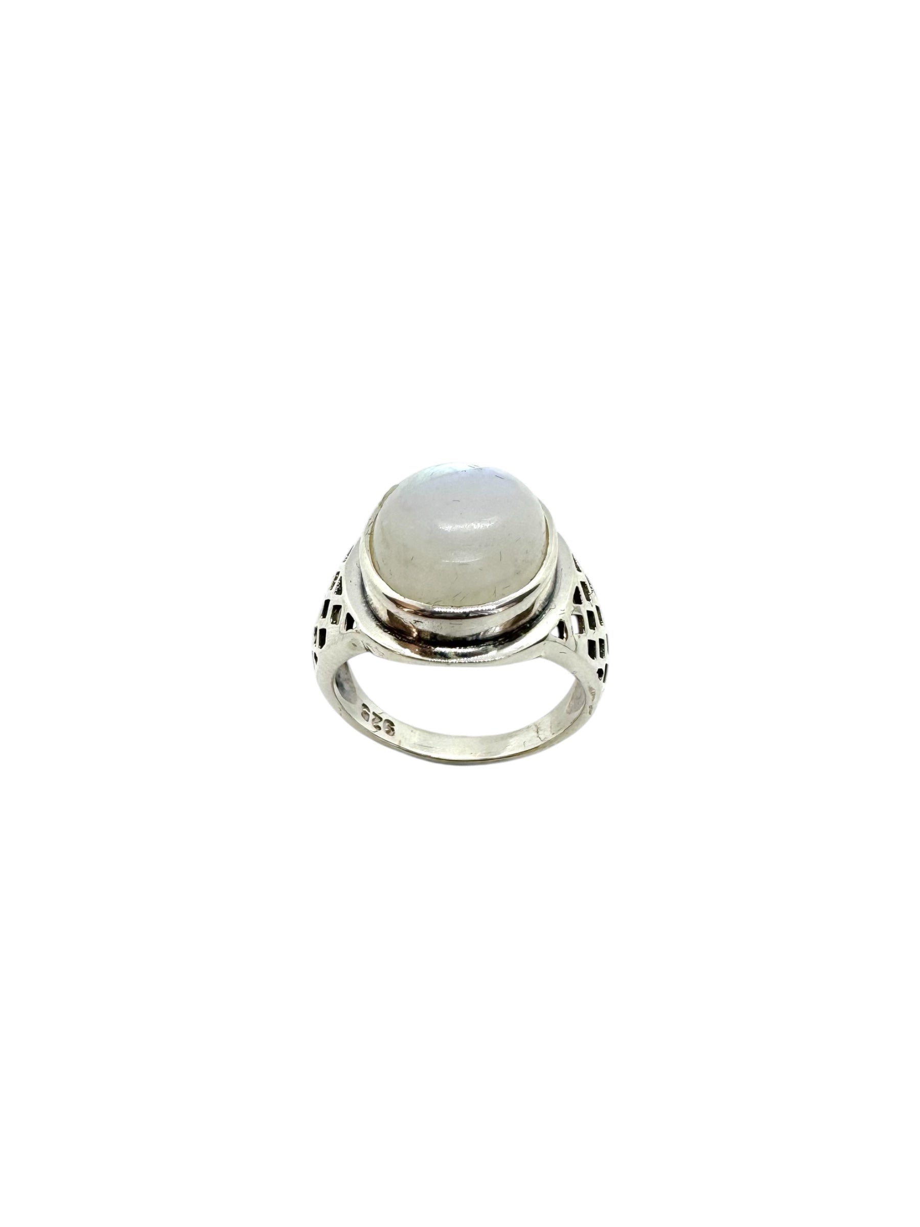 Anel oval de pedra da lua cabochão e prata de lei