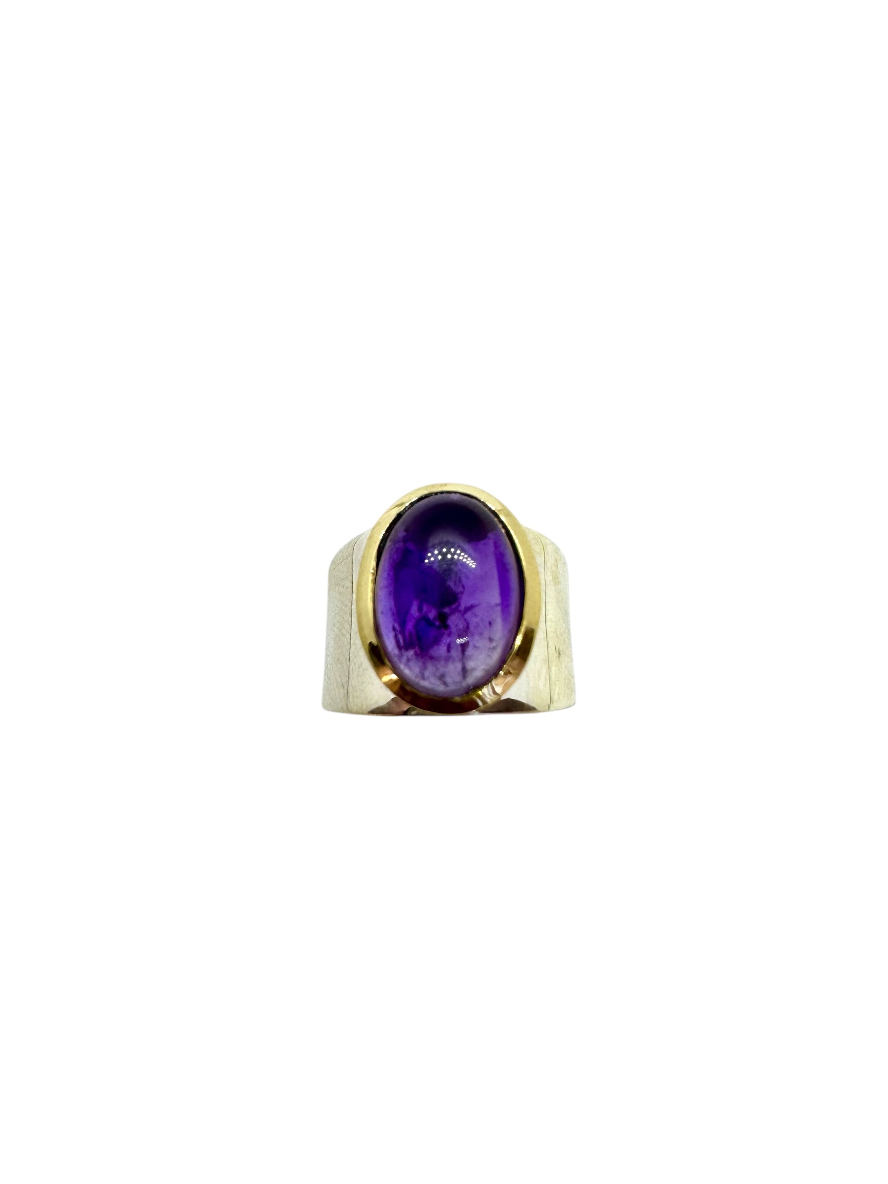 Cabochão oval em ametista e detalhes em latão