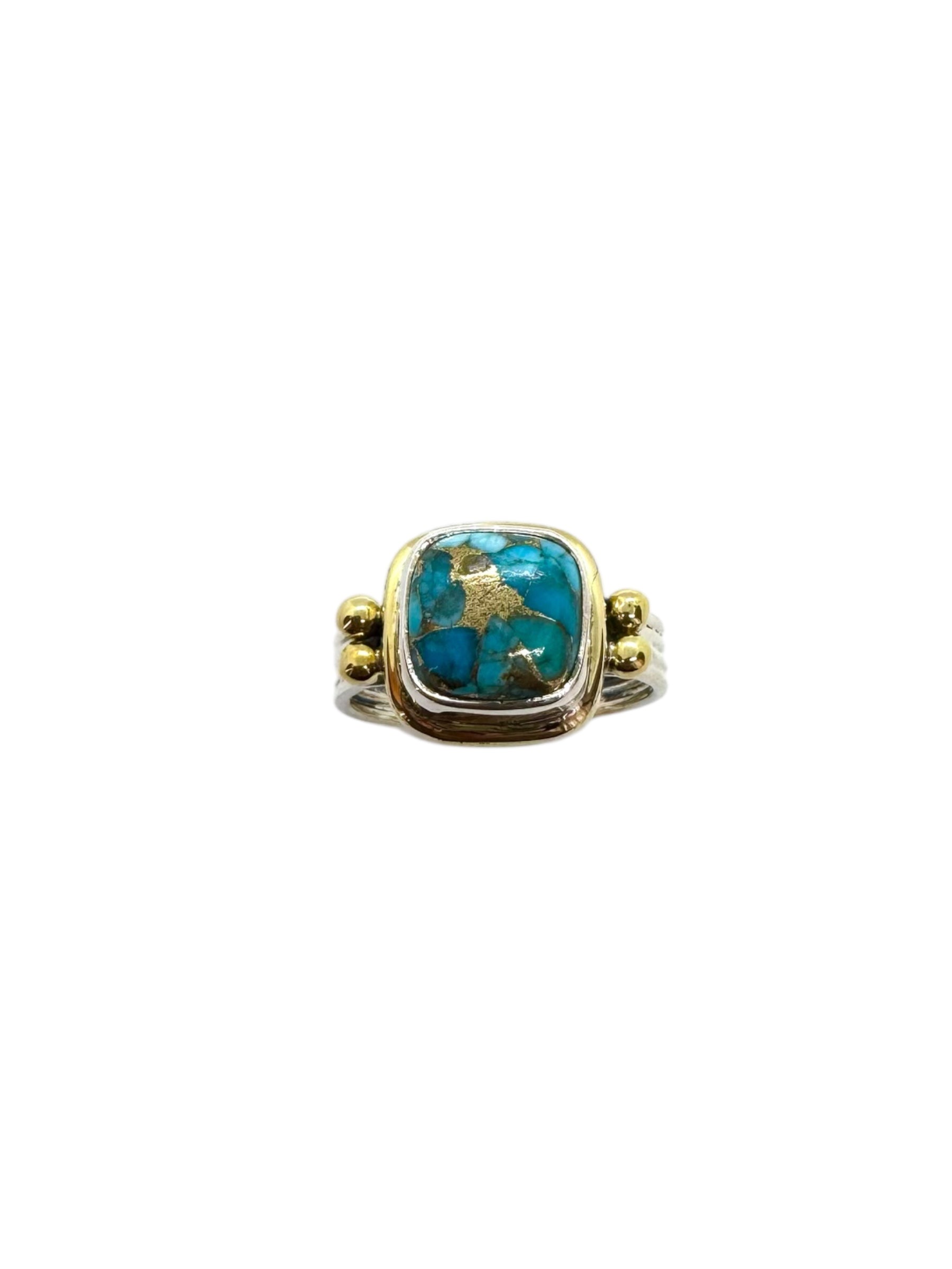 Cabochão quadrado turquesa e detalhes em latão