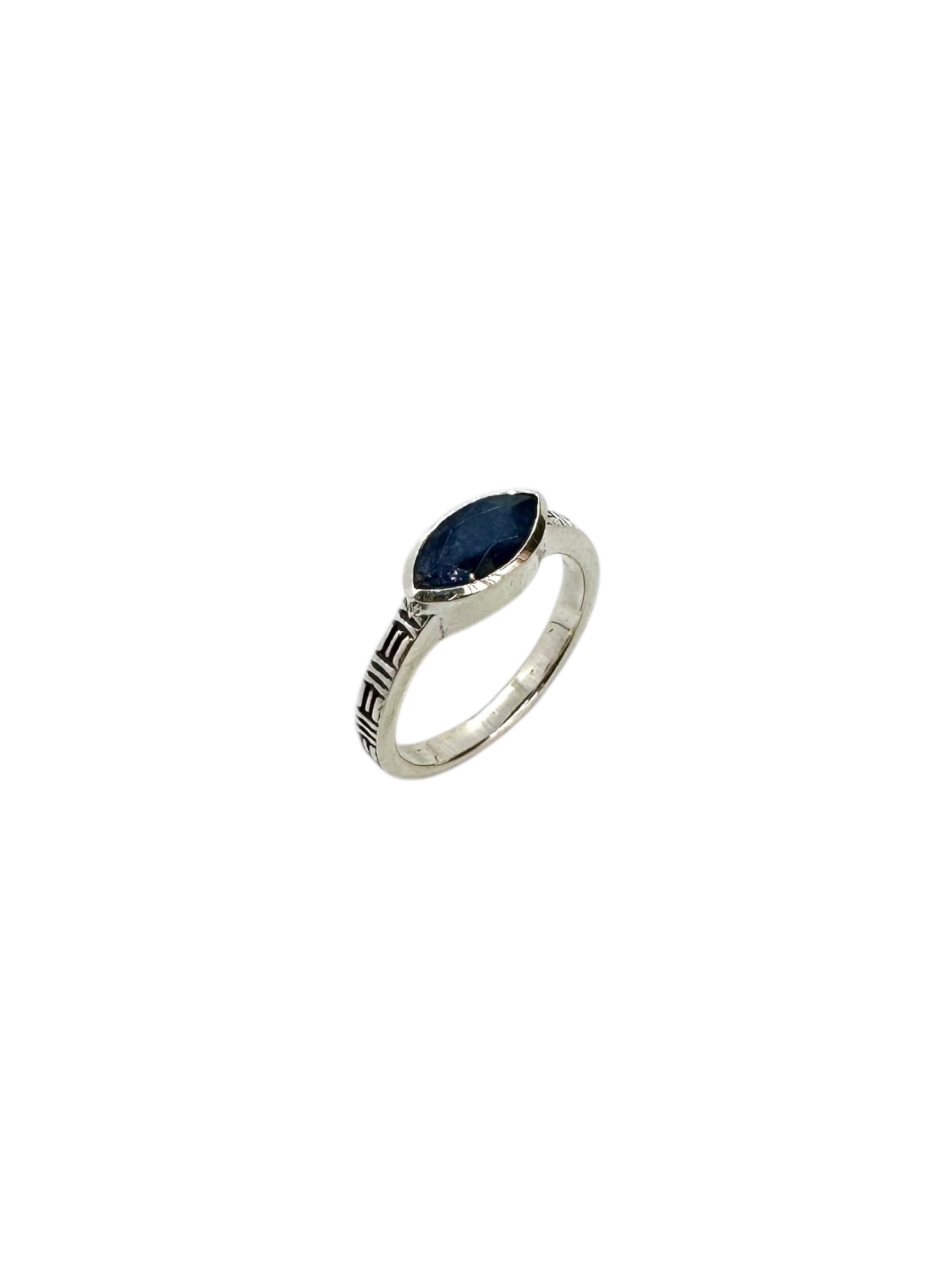 Safira azul marquise facetada e prata de lei