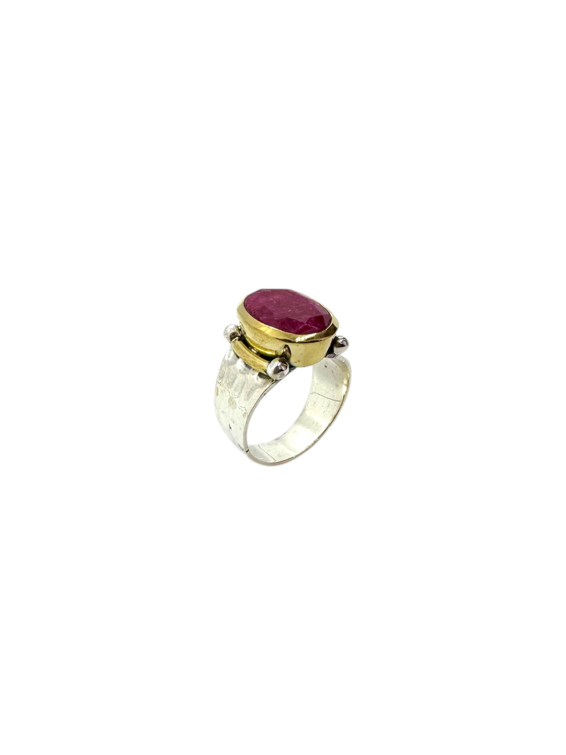 Anel Cabochão Oval Rubi