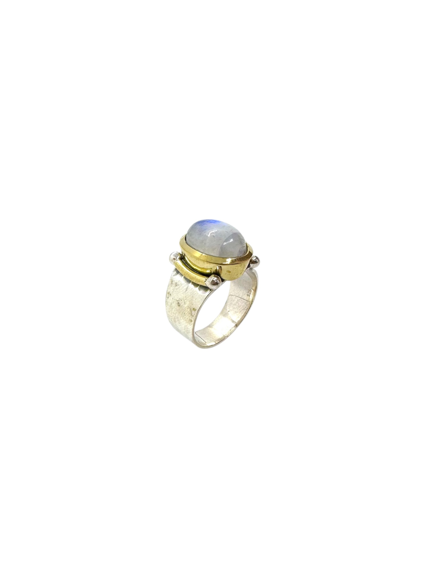 Anel Cabochão Oval Pedra da Lua