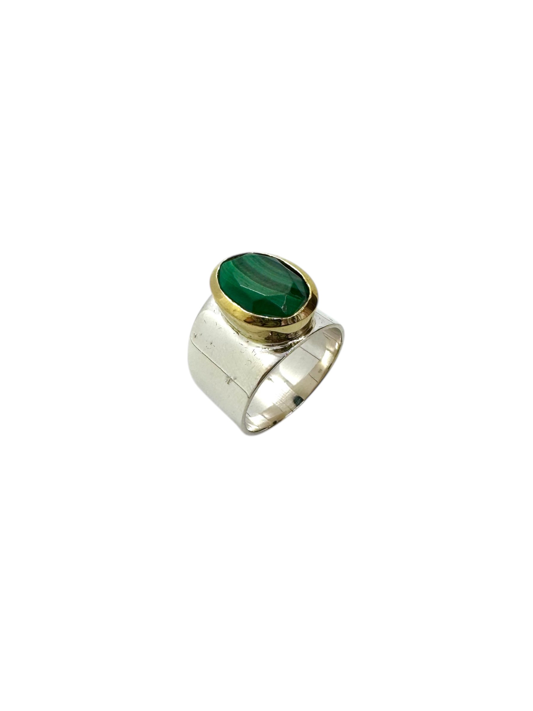Anel Cabochão Oval Malaquite