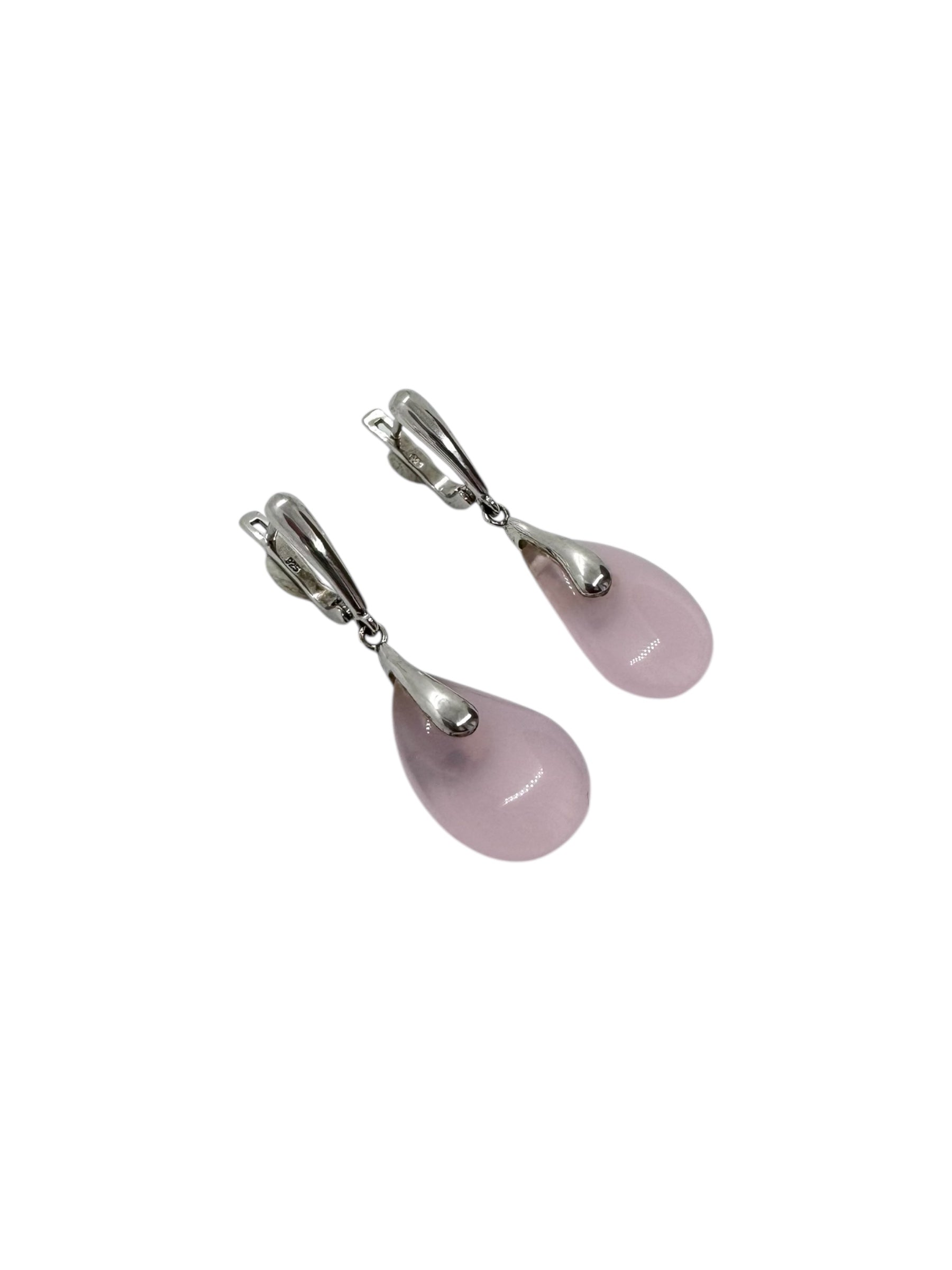 Cabochões de quartzo rosa e brincos de prata