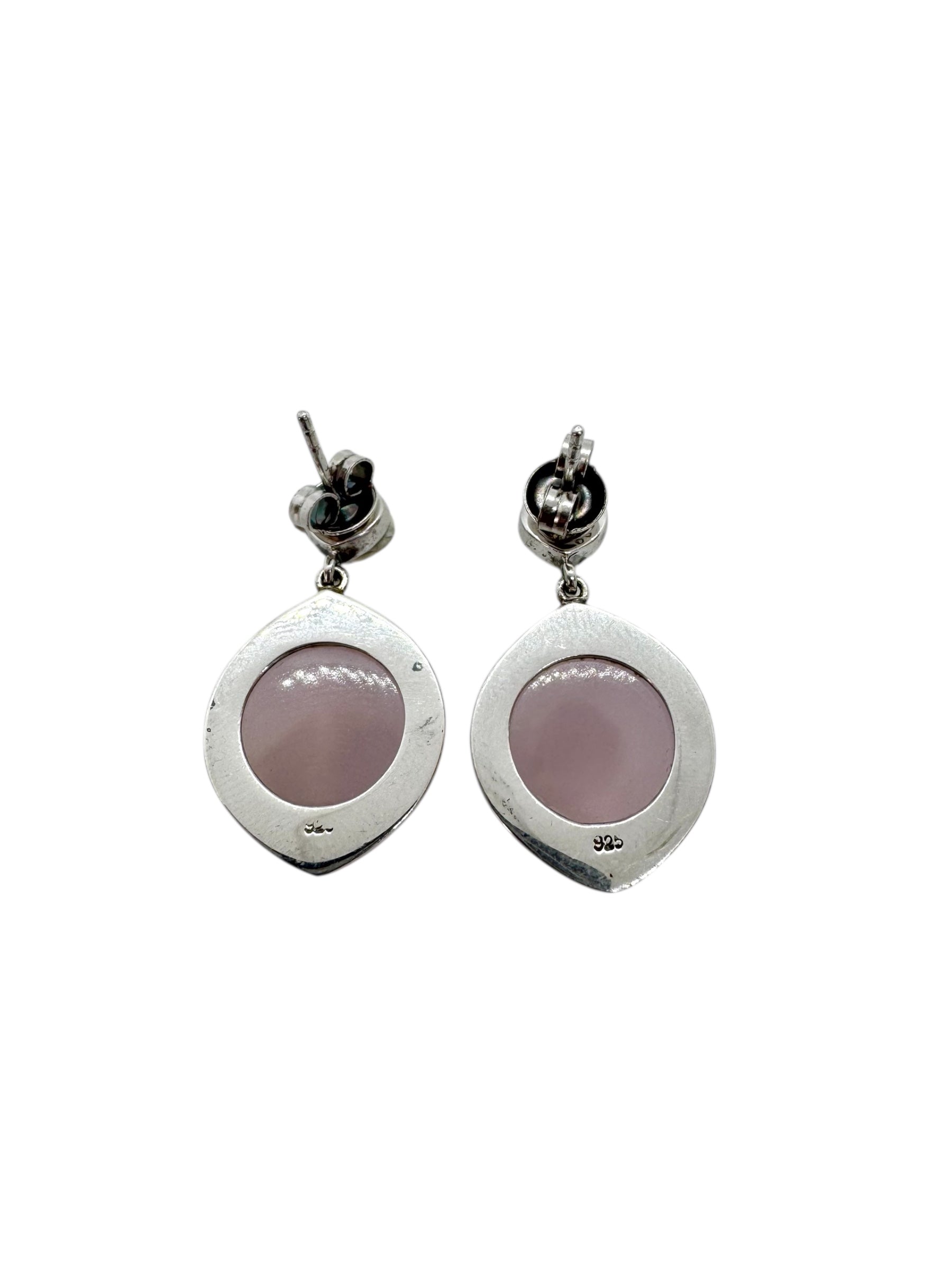Cabochões de quartzo rosa e brincos de prata