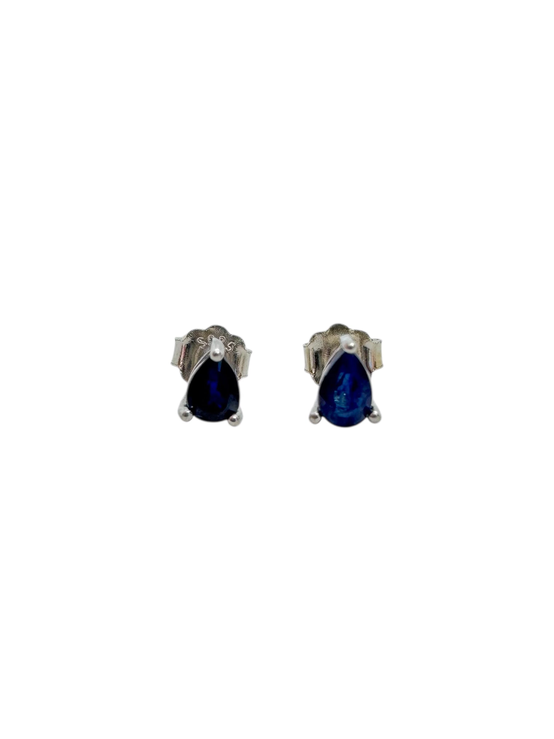 Brincos com prata e safira azul facetada em forma de lágrima