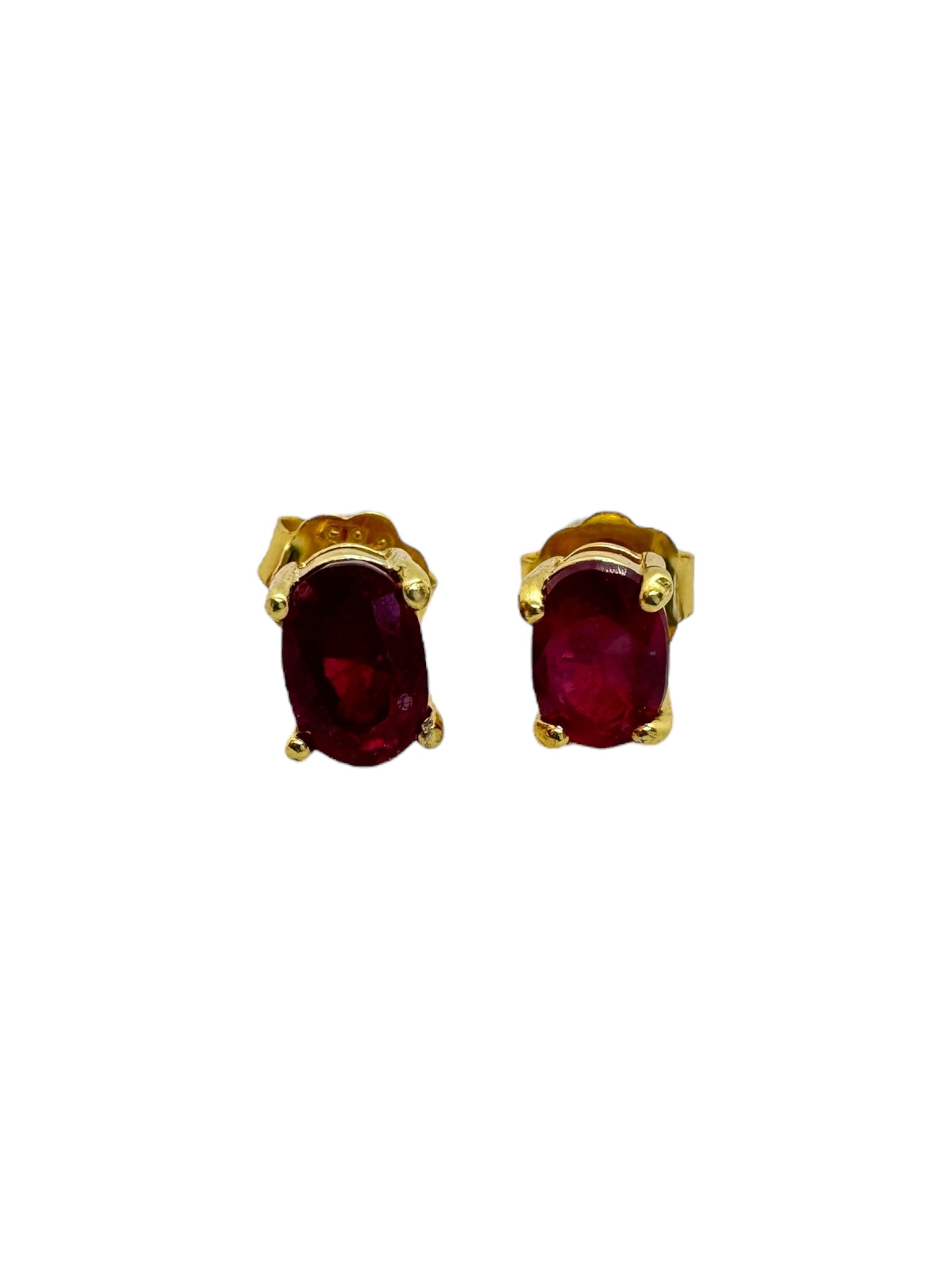 Brincos com prata banhada a ouro e rubis ovais facetados