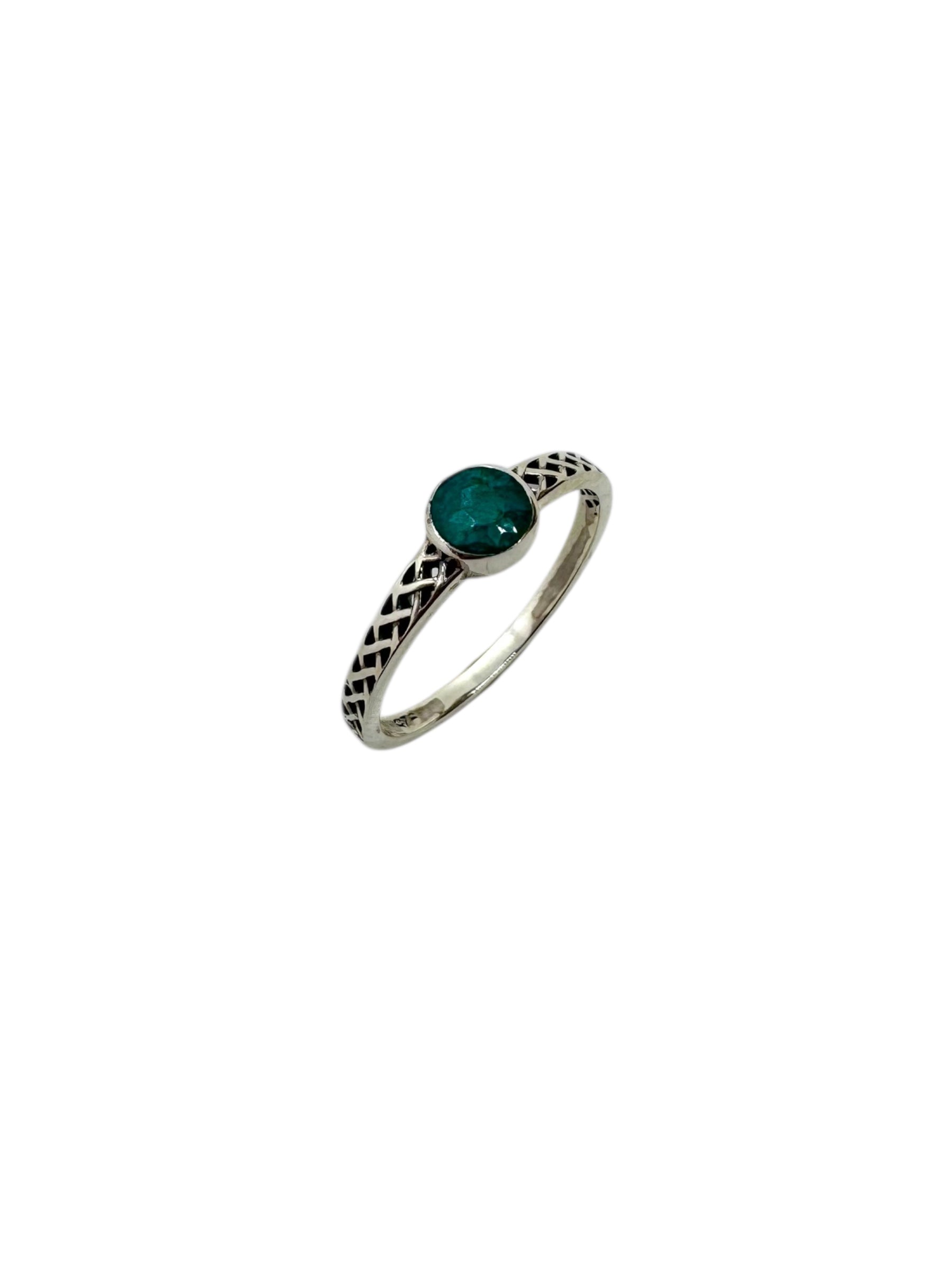 Anel Cabochão Esmeralda em Prata