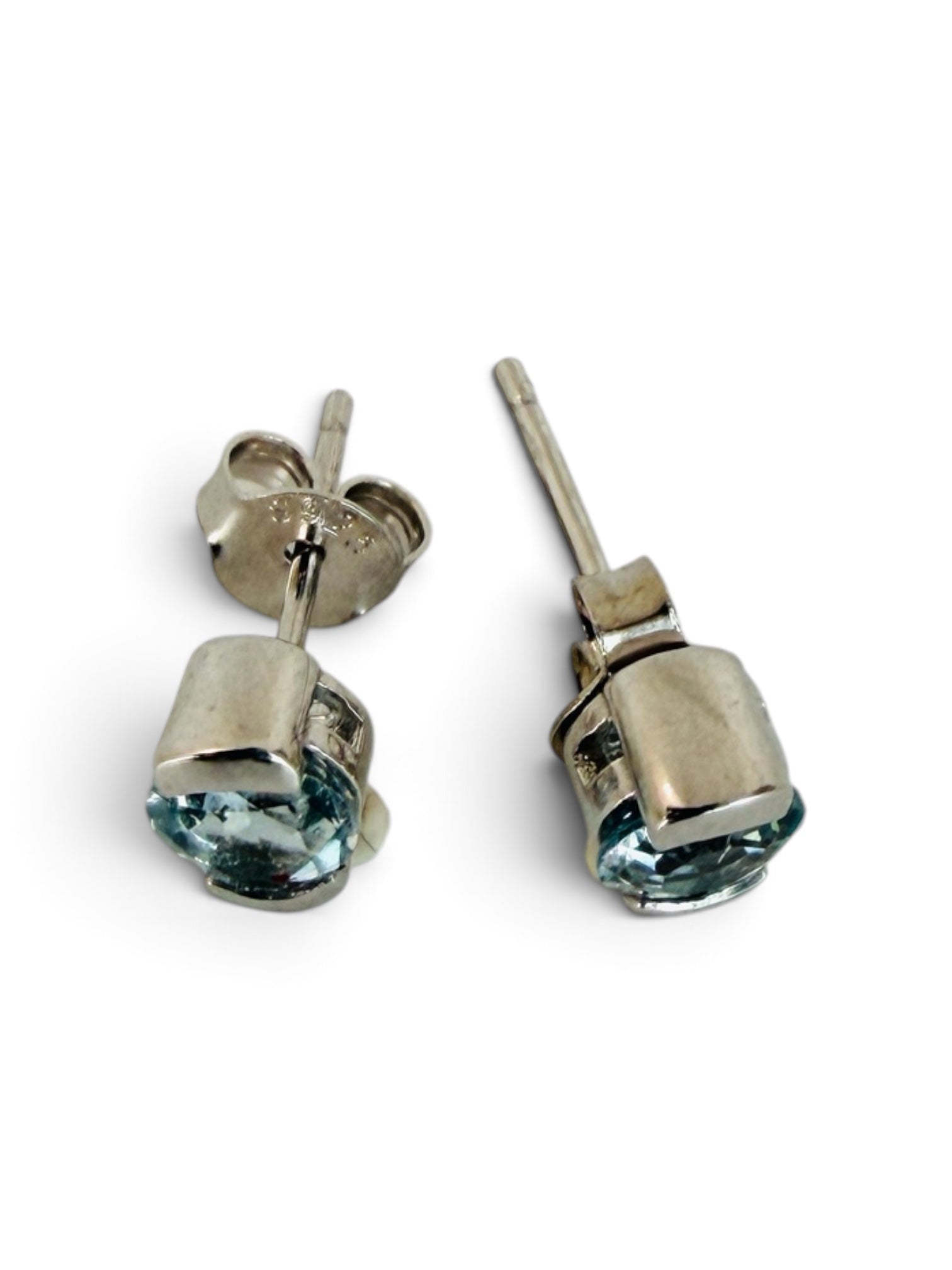 925 sterling silver earrings with round blue topaz