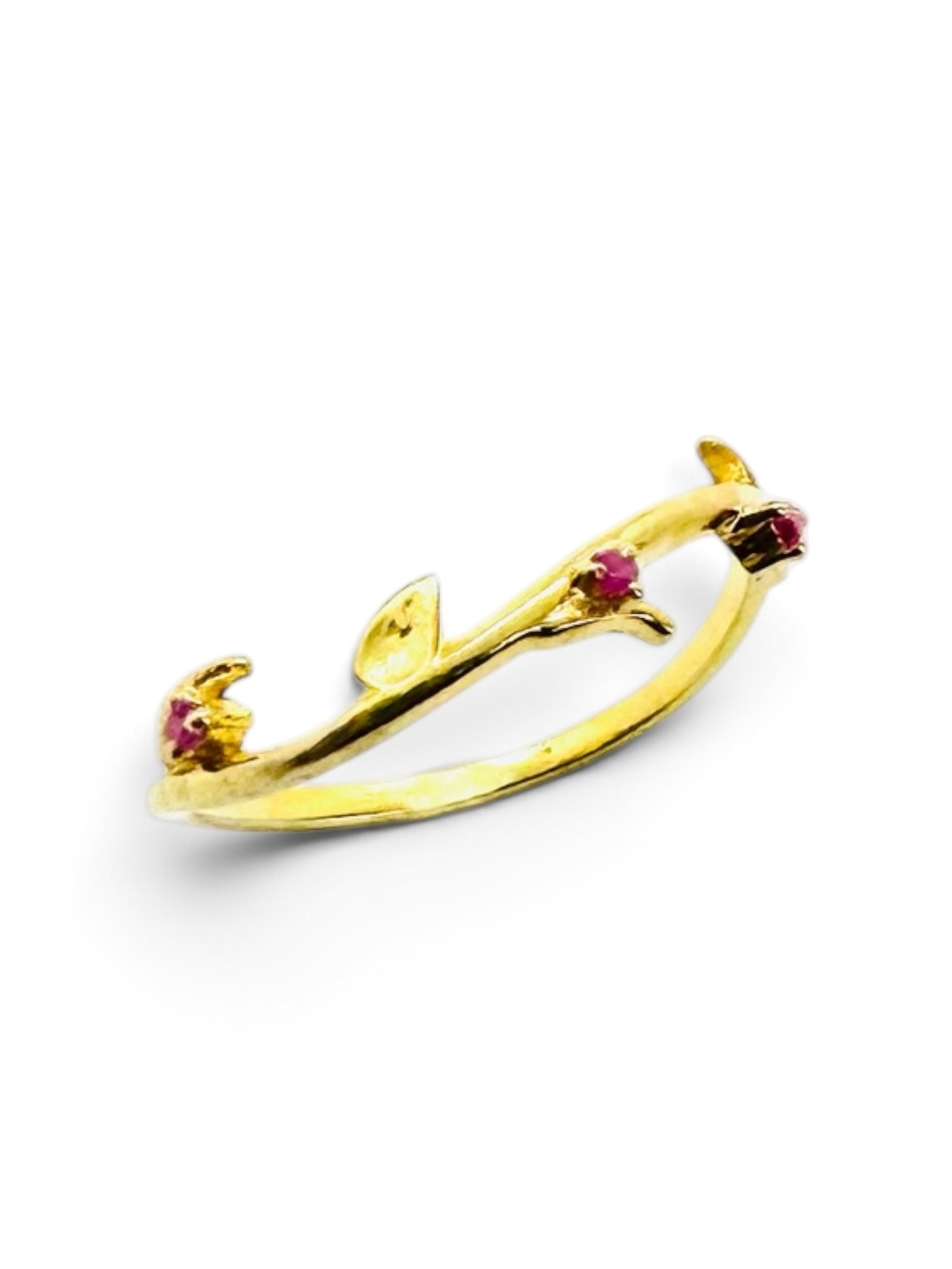 Delicate 925 sterling silver ring with gold plating, rubies, and leaf design.