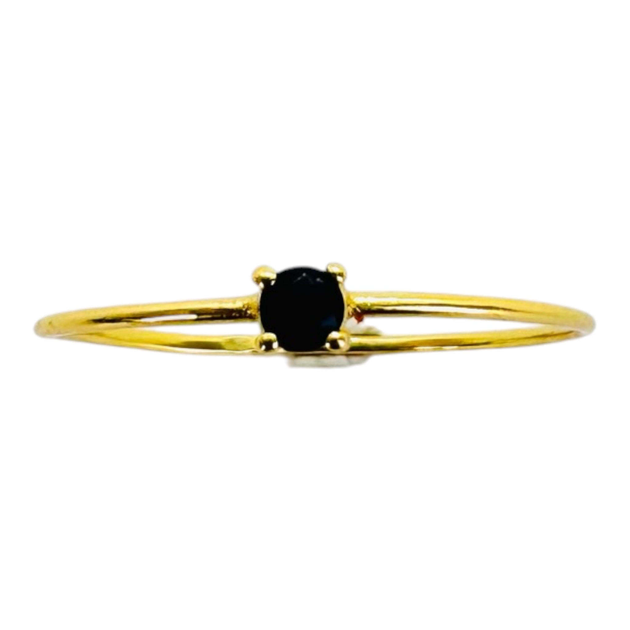 Minimalist gold-plated 925 silver solitaire ring with a round black spinel